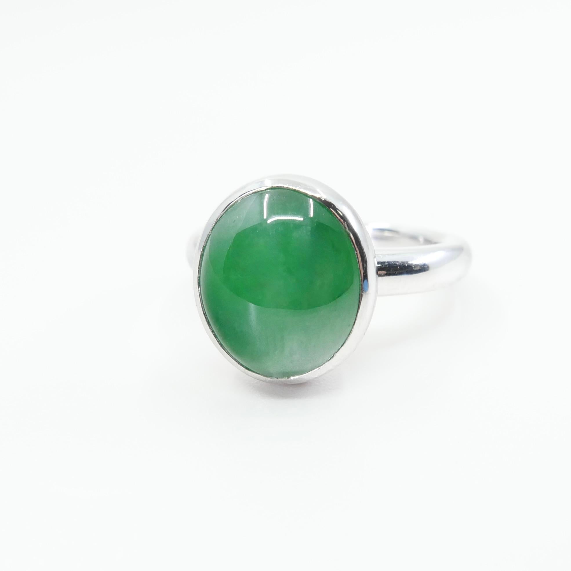 Oval Cut Certified Natural Type A Jadeite Jade Ring, Apple Green Color, Unisex For Sale