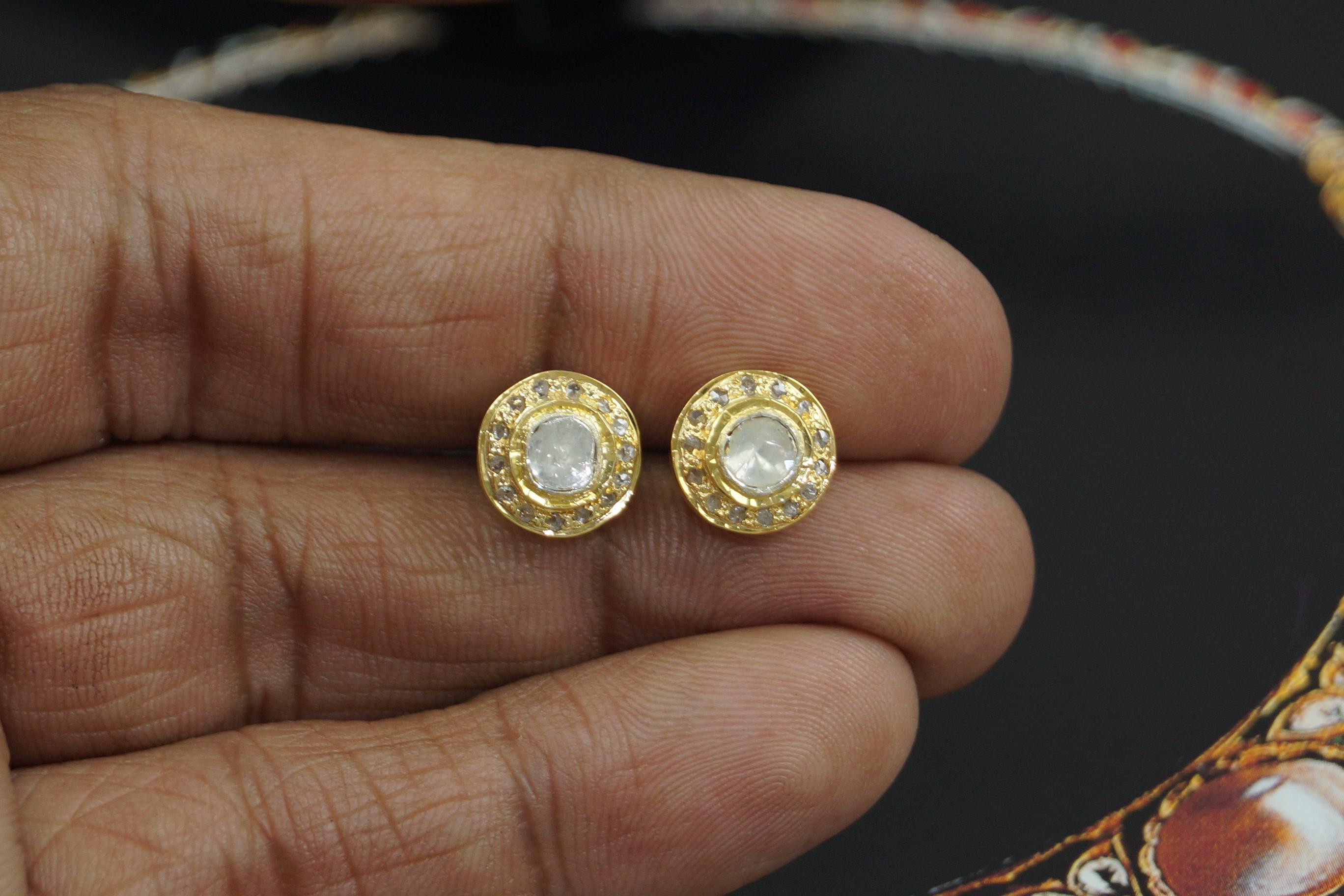 Certified natural Uncut Diamond sterling silver gold plated Halo Stud Earrings In New Condition For Sale In Delhi, DL