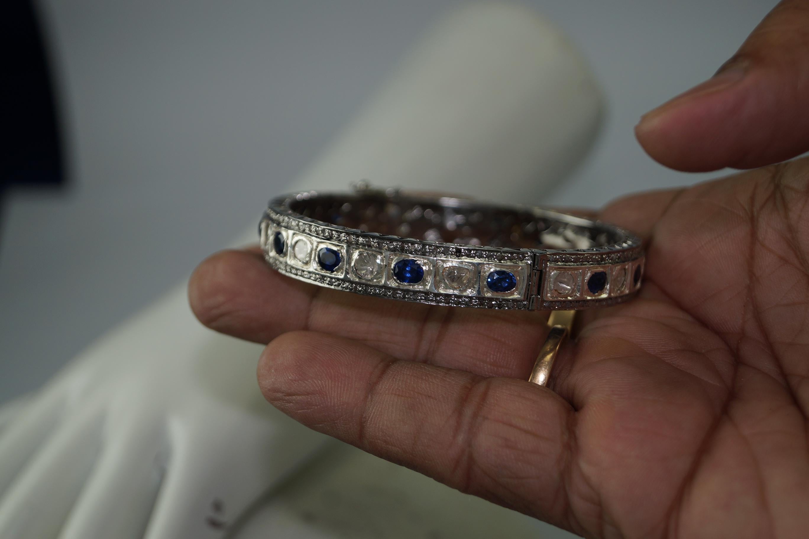 Certified natural uncut Diamonds blue sapphire oxidized sterling silver bracelet For Sale 2