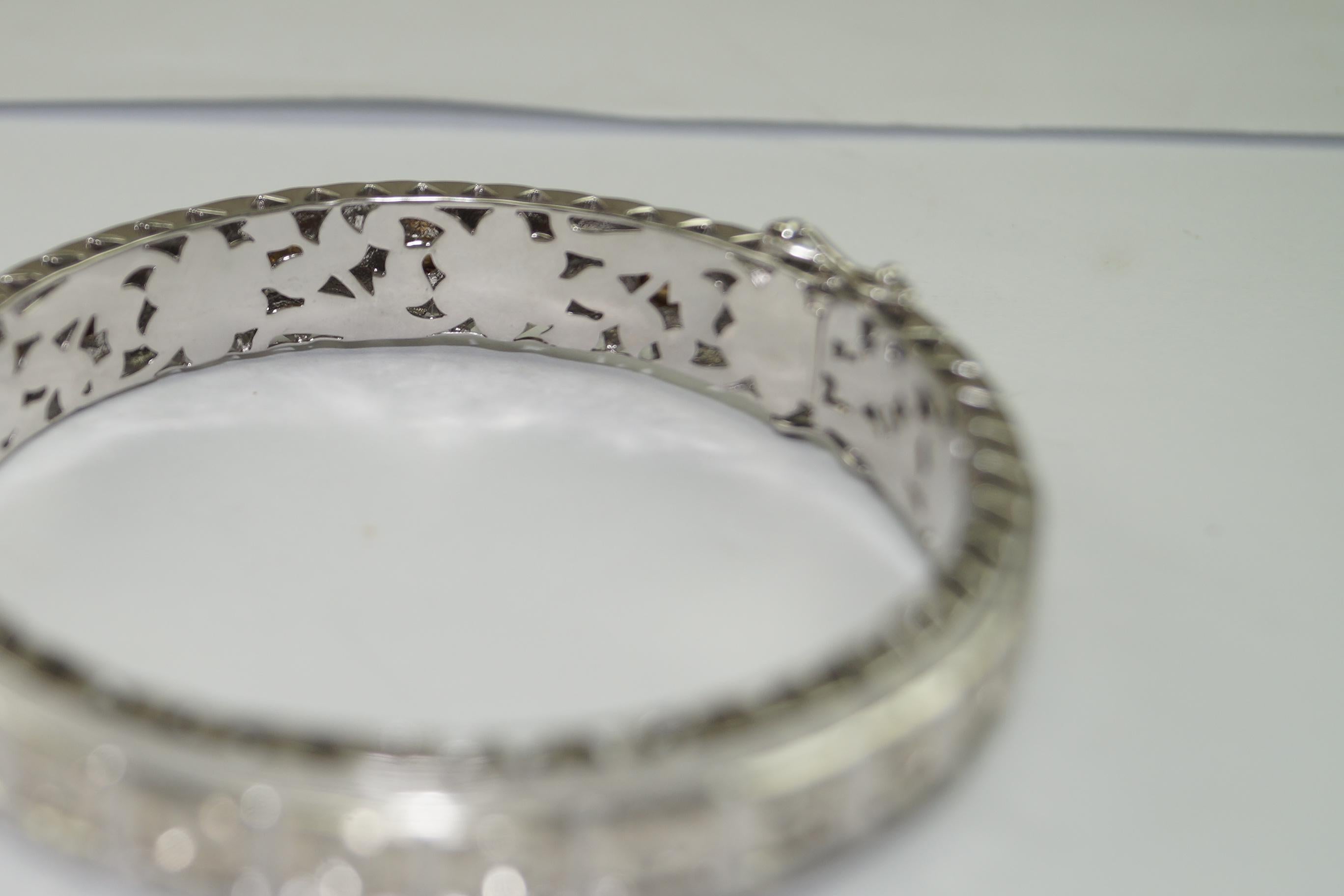 Bracelet à charnière en argent sterling certifié avec des diamants naturels non taillés et brillants Unisexe en vente
