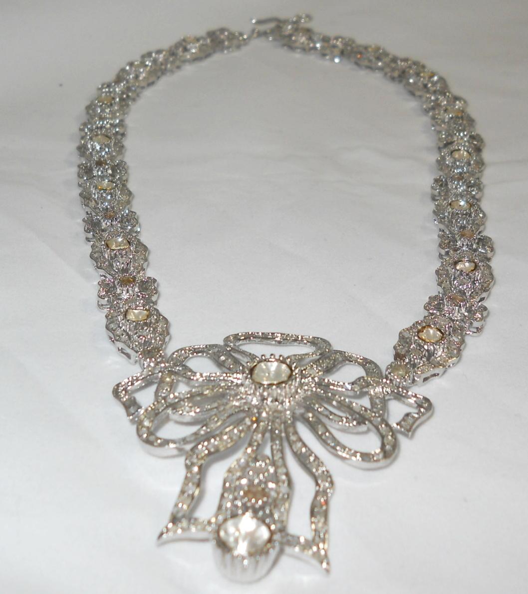 Zertifizierte natürliche ungeschliffene Diamanten im Rosenschliff Sterling Silber Band Schleife Halskette im Angebot 3