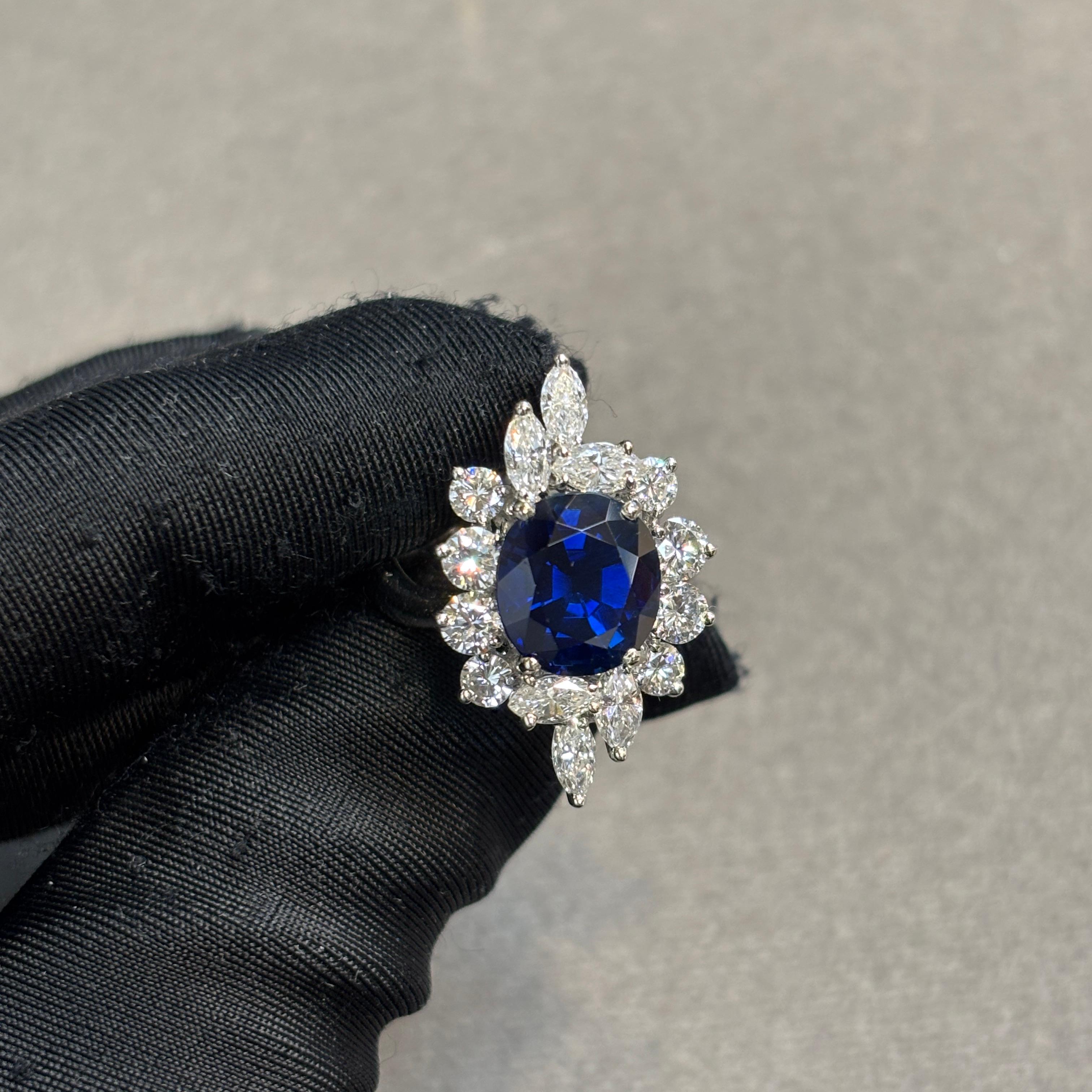 Bague saphir et diamant certifiés naturels non chauffés de taille ovale Excellent état - En vente à New York, NY