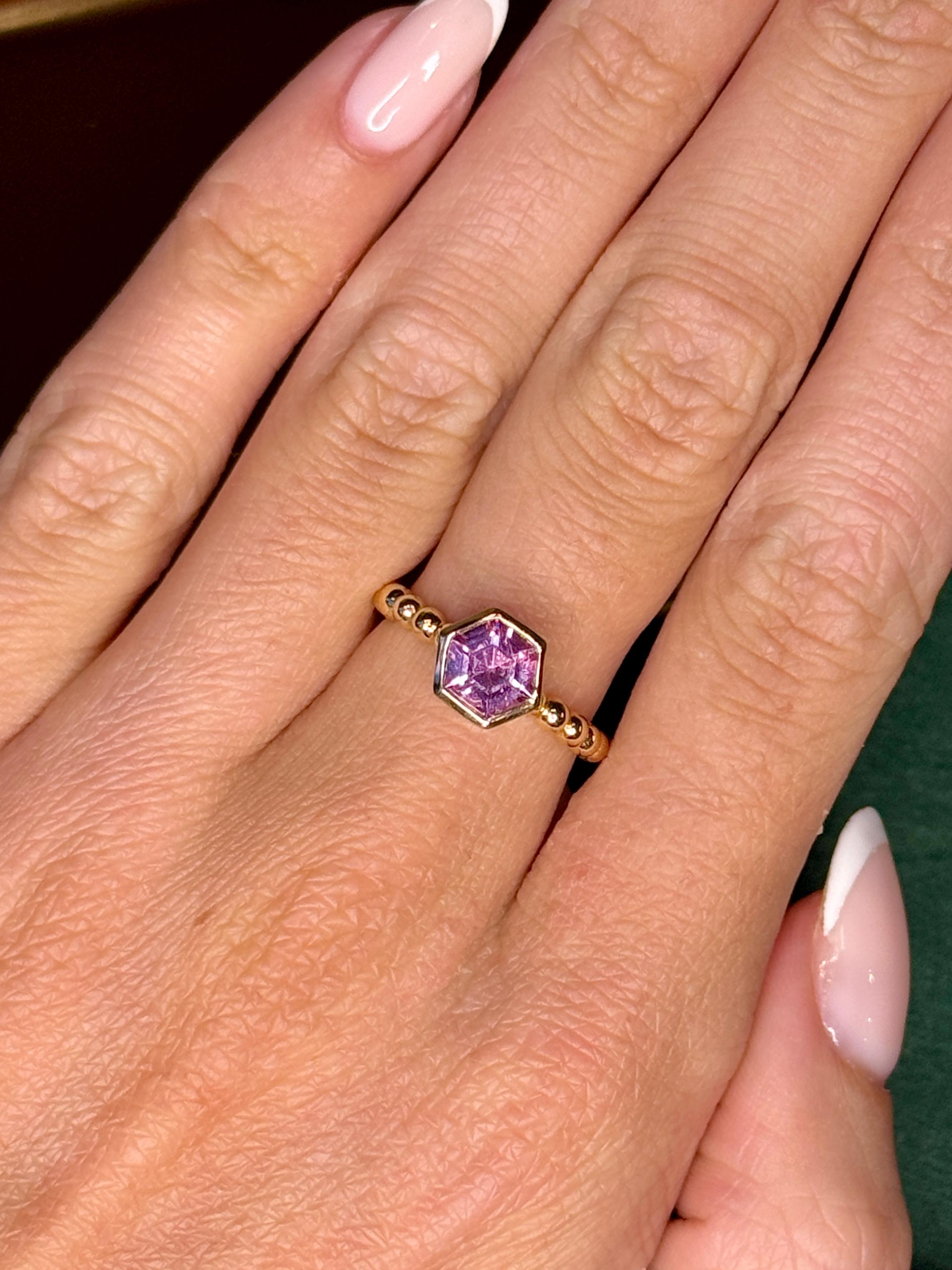 Esagono Anello esagonale con zaffiro rosa non riscaldato certificato Nature in vendita