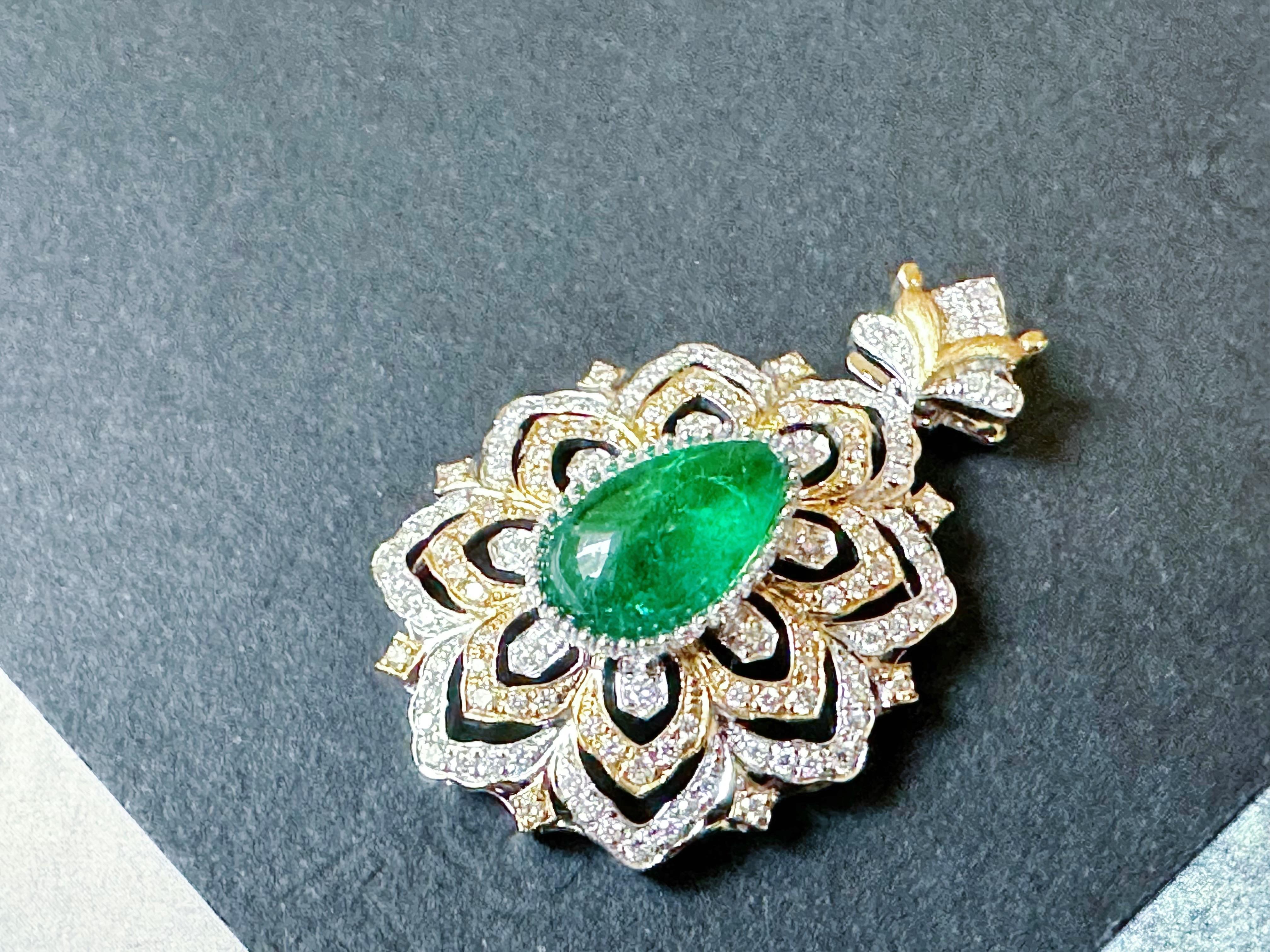 Ciondolo a forma di goccia di smeraldo naturale certificato di colore verde vivo in oro 14K e diamanti in vendita 6