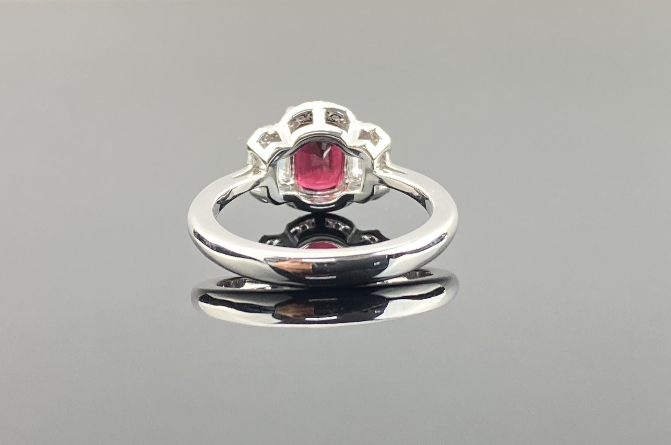 Certified Natural Vivid Red Spinel and Diamond Engagement Or Cocktail Ring For Sale 1