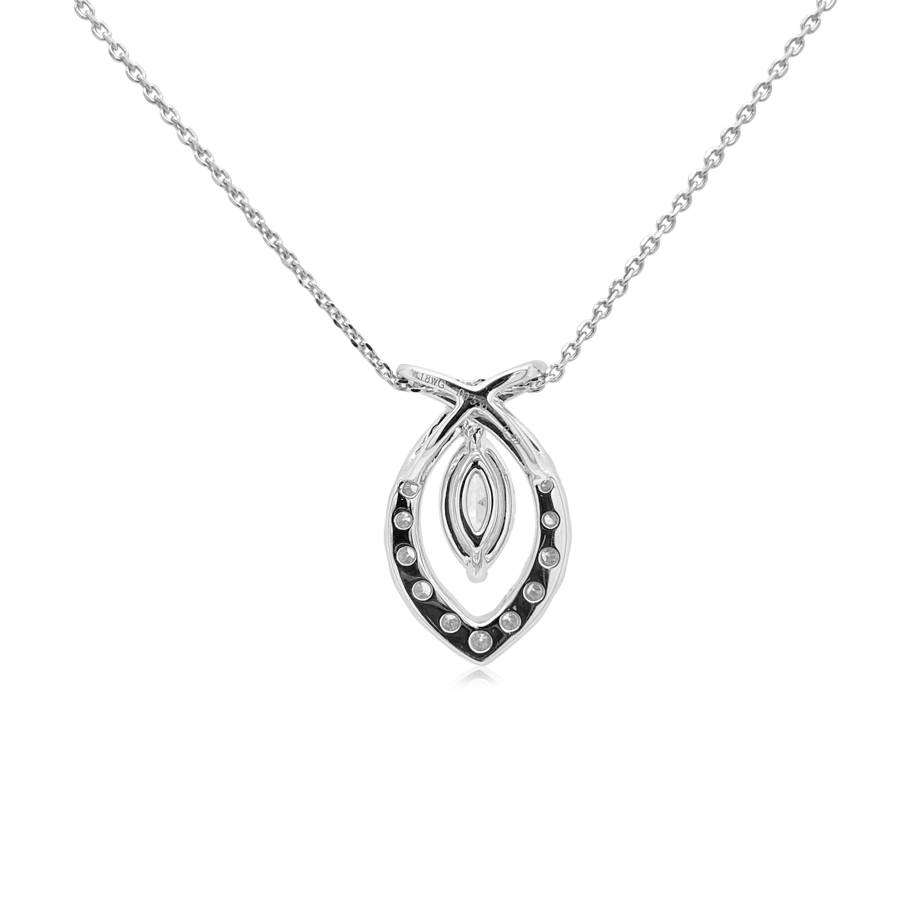Contemporary Certified Natural White diamond Pendant made in white Gold with Platinum Chain For Sale