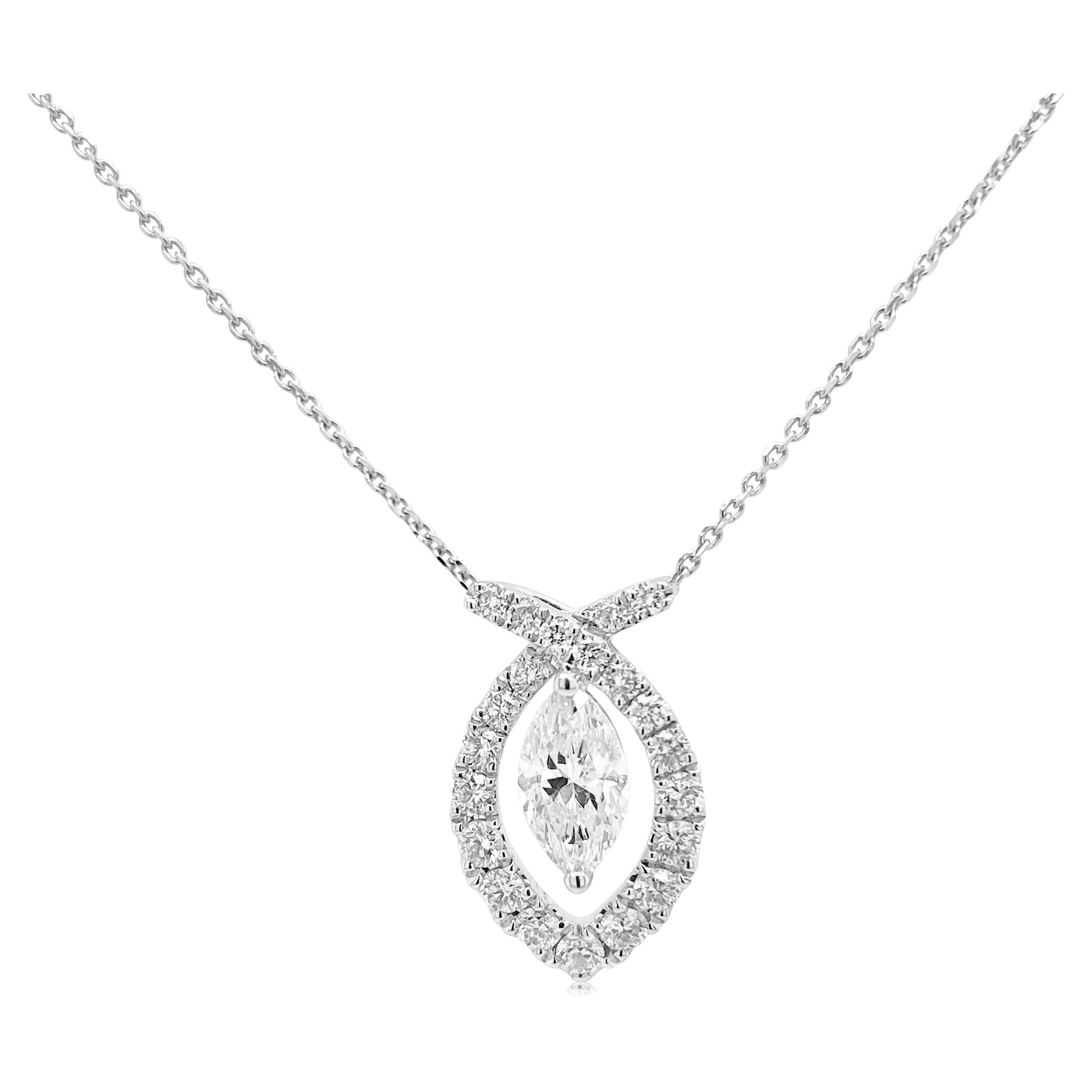 Certified Natural White diamond Pendant made in white Gold with Platinum Chain For Sale