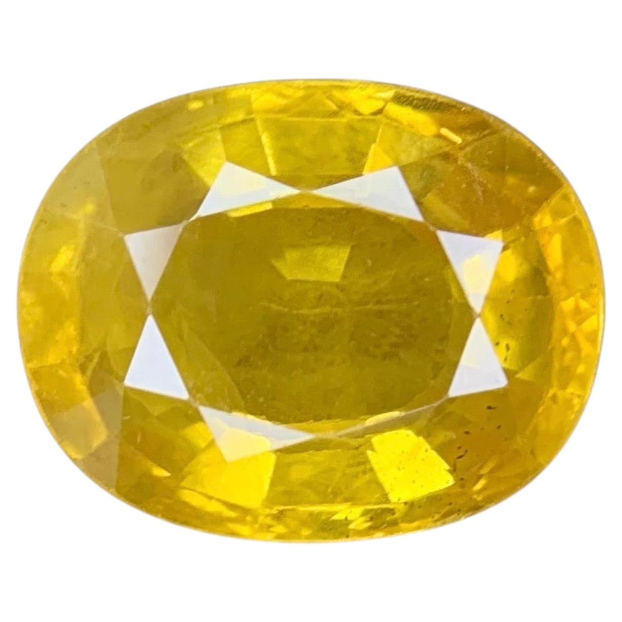 Zaffiro giallo naturale certificato da 9.14 carati con taglio ovale per anello