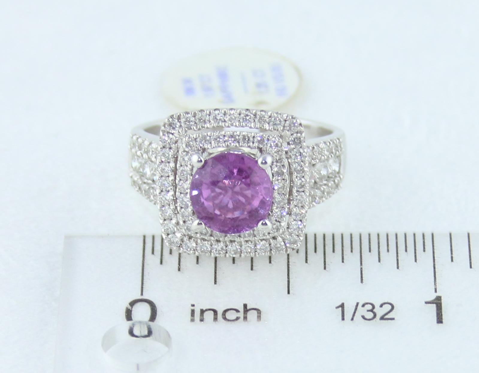 Anello in oro con zaffiro rosa violetto certificato senza calore da 1,97 carati in vendita 4