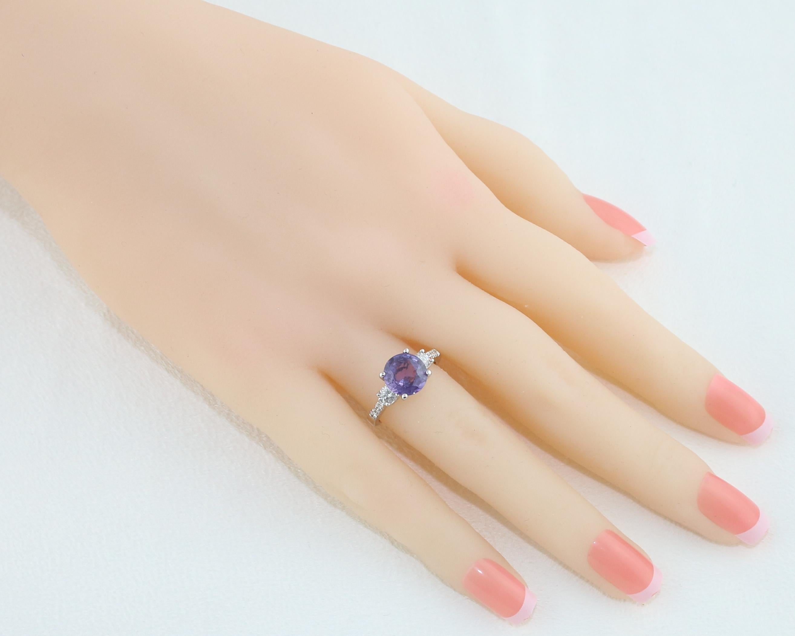 Modern Certified No Heat 2.64 Carat Round Violet Sapphire Diamond Gold Ring