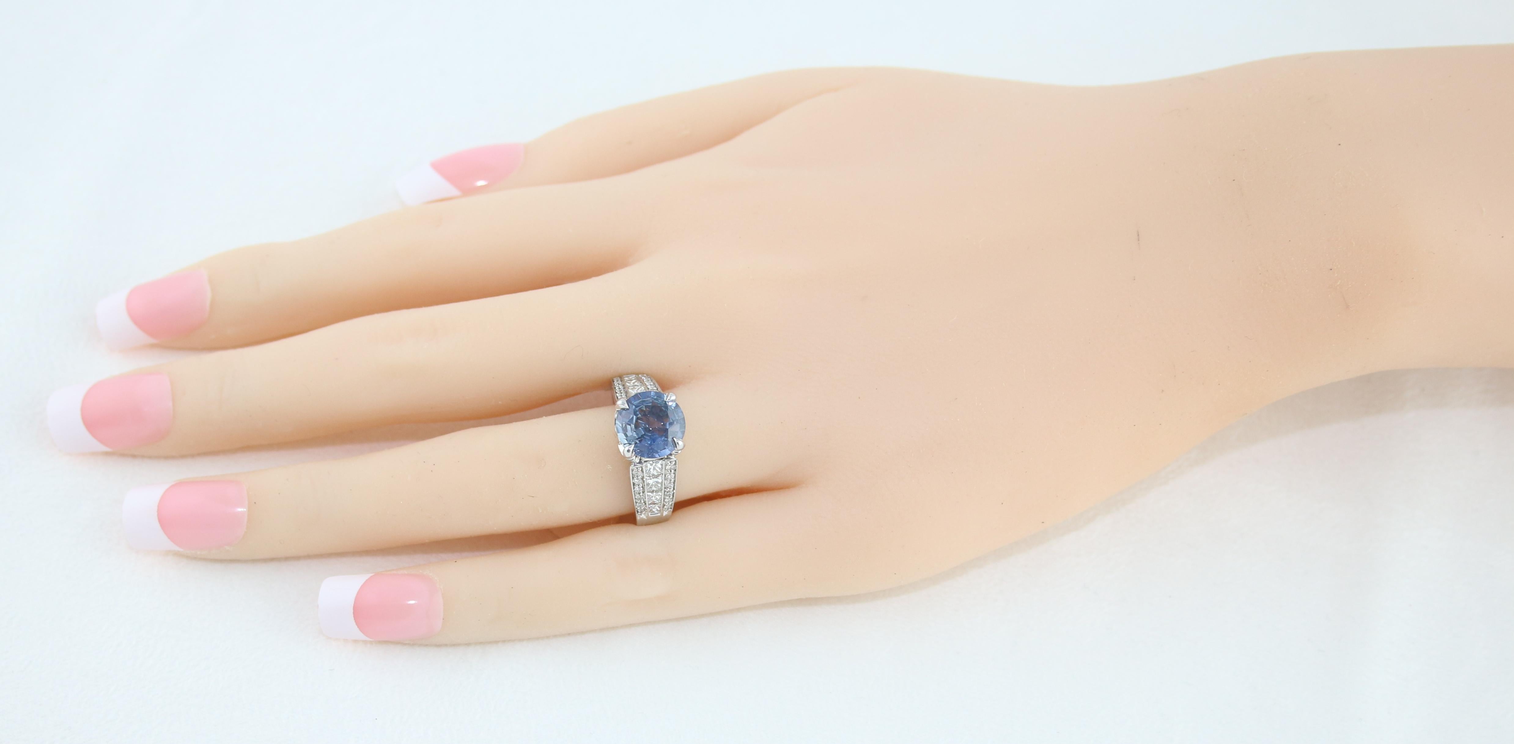 Modern Certified No Heat 3.02 Carat Round Blue Sapphire and Diamond Gold Ring