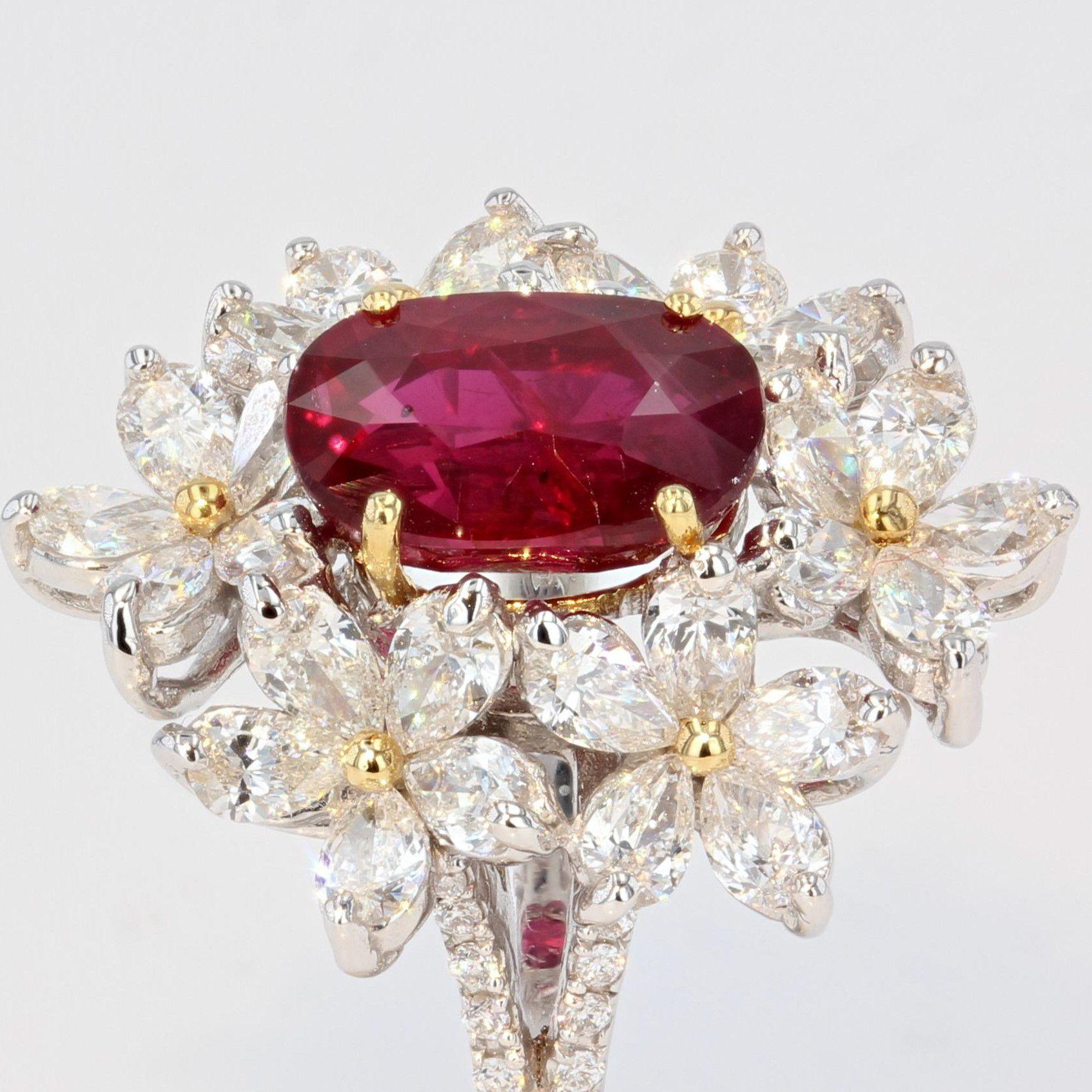 Certified No Heat Pigeon Blood Ruby Diamonds Flowers 18 Karat White Gold Ring In New Condition For Sale In Poitiers, FR
