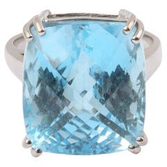 Certified Non Heated 24 Carats Topaz 18 Carats White Gold Ring