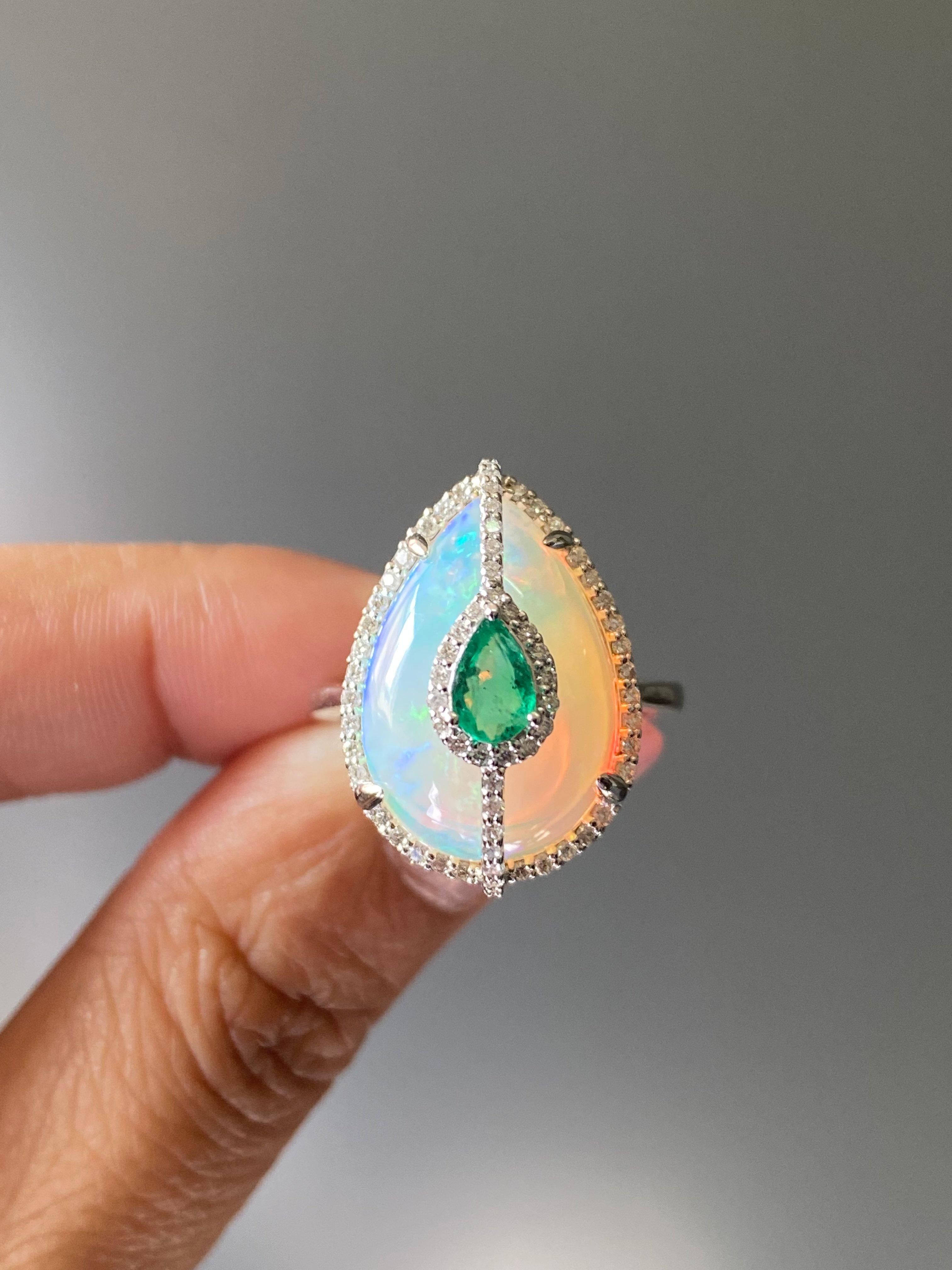 Certified Opal 18KT White Gold, Diamonds And Emerald Cocktail Ring In New Condition For Sale In Bangkok, Thailand