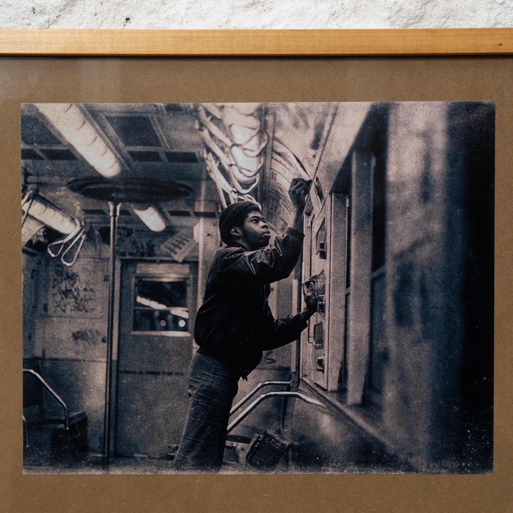 Zertifizierte Original-Schwarz-Weiß-Fotografie von Flint: „Motion Taggine“ (Ende des 20. Jahrhunderts) im Angebot