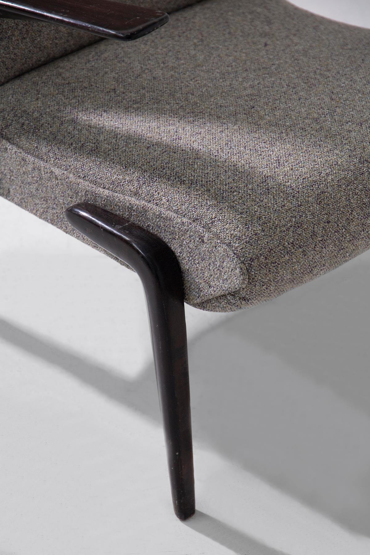 Discover the elegance of mid-century Italian design with these exceptional Osvaldo Borsani armchairs from the 1950s, model P71 of Tecno. Renowned for his innovative design and superior craftsmanship, Borsani’s creations are a favorite among