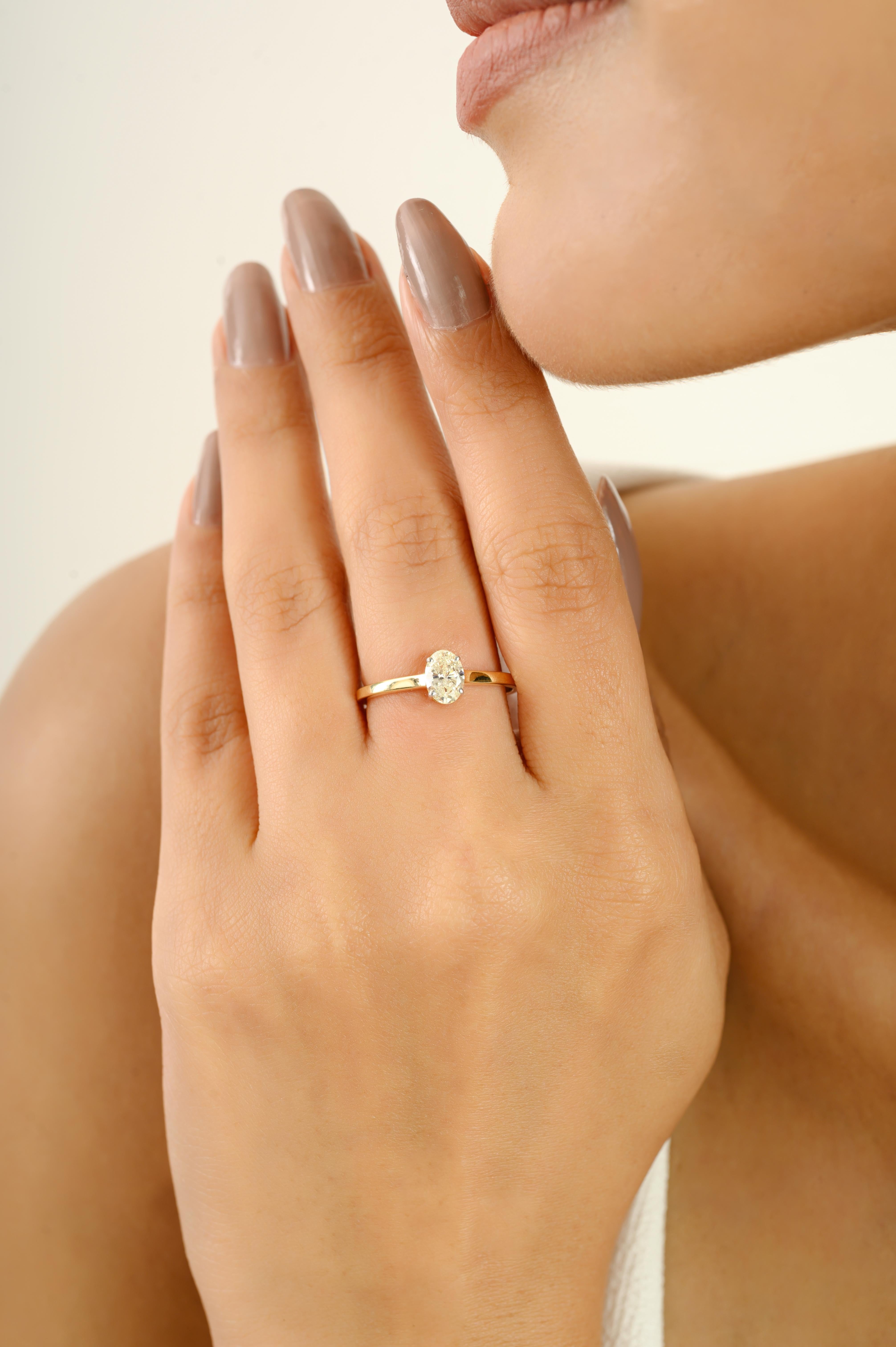 En vente :  Bague de fiançailles pour elle en or jaune 18k avec un solitaire en diamant ovale certifié 2