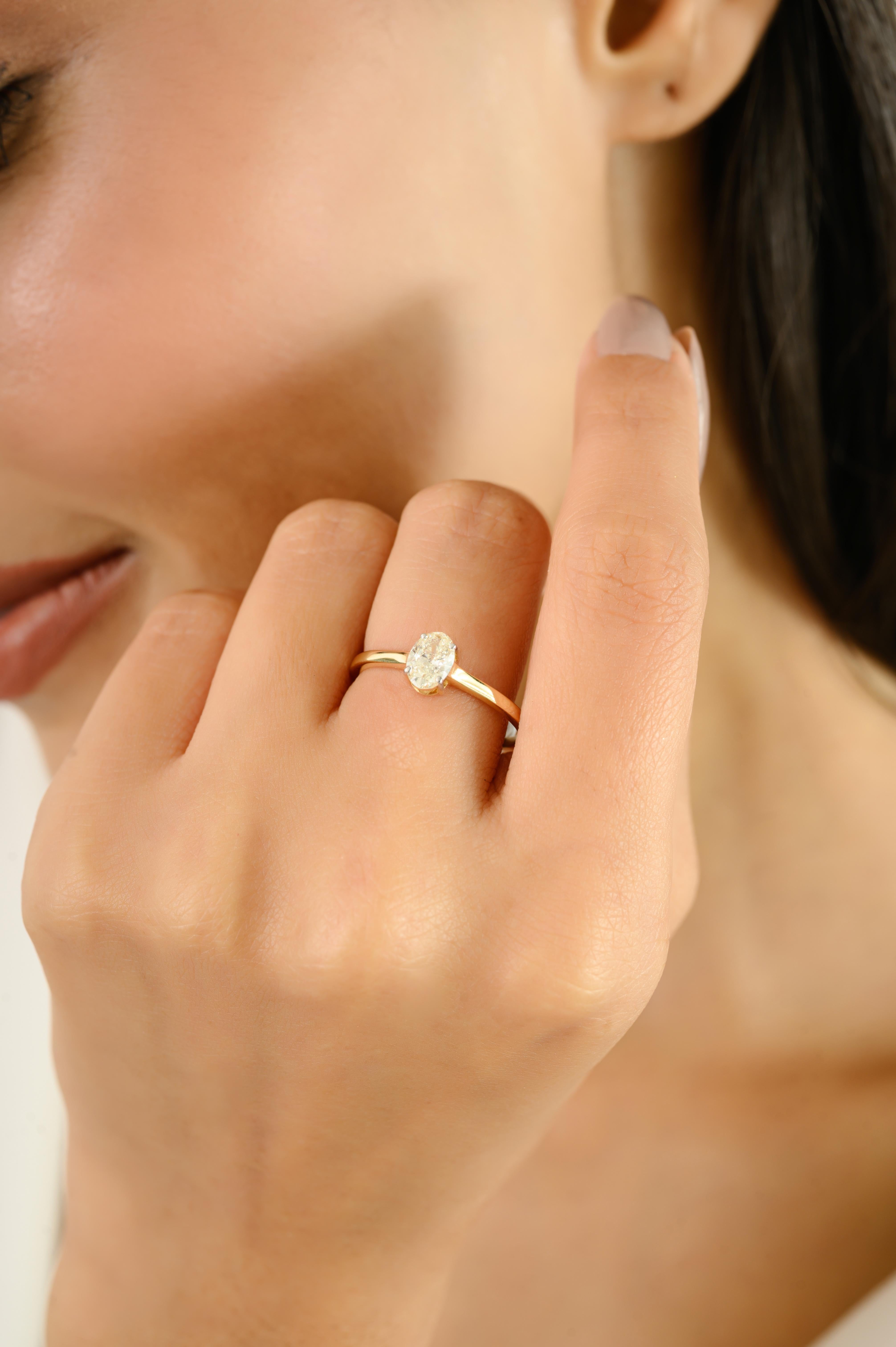 En vente :  Bague de fiançailles pour elle en or jaune 18k avec un solitaire en diamant ovale certifié 4