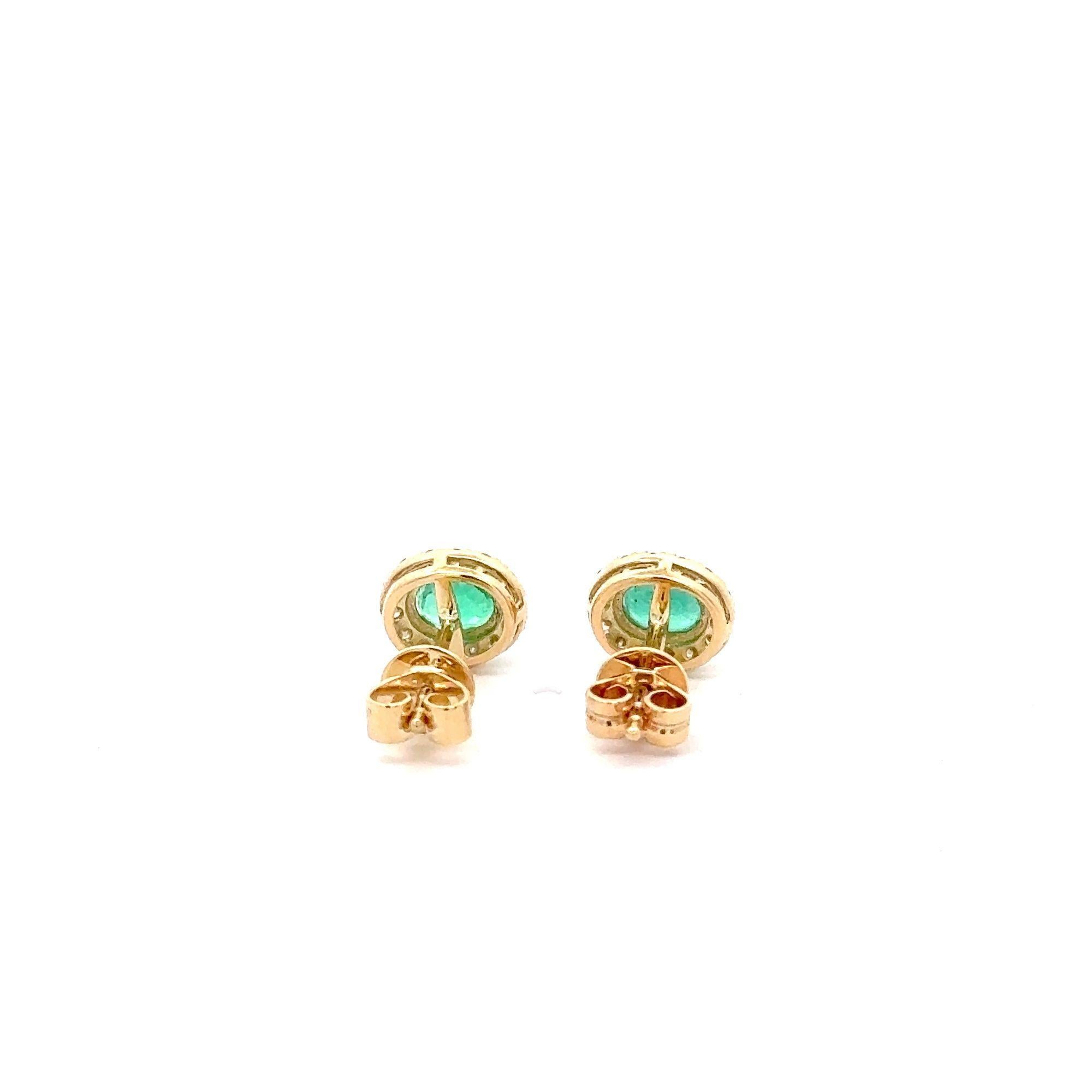 Boucle d'oreille en or 14K avec émeraude ovale certifiée et halo de diamants Neuf - En vente à Miami, FL