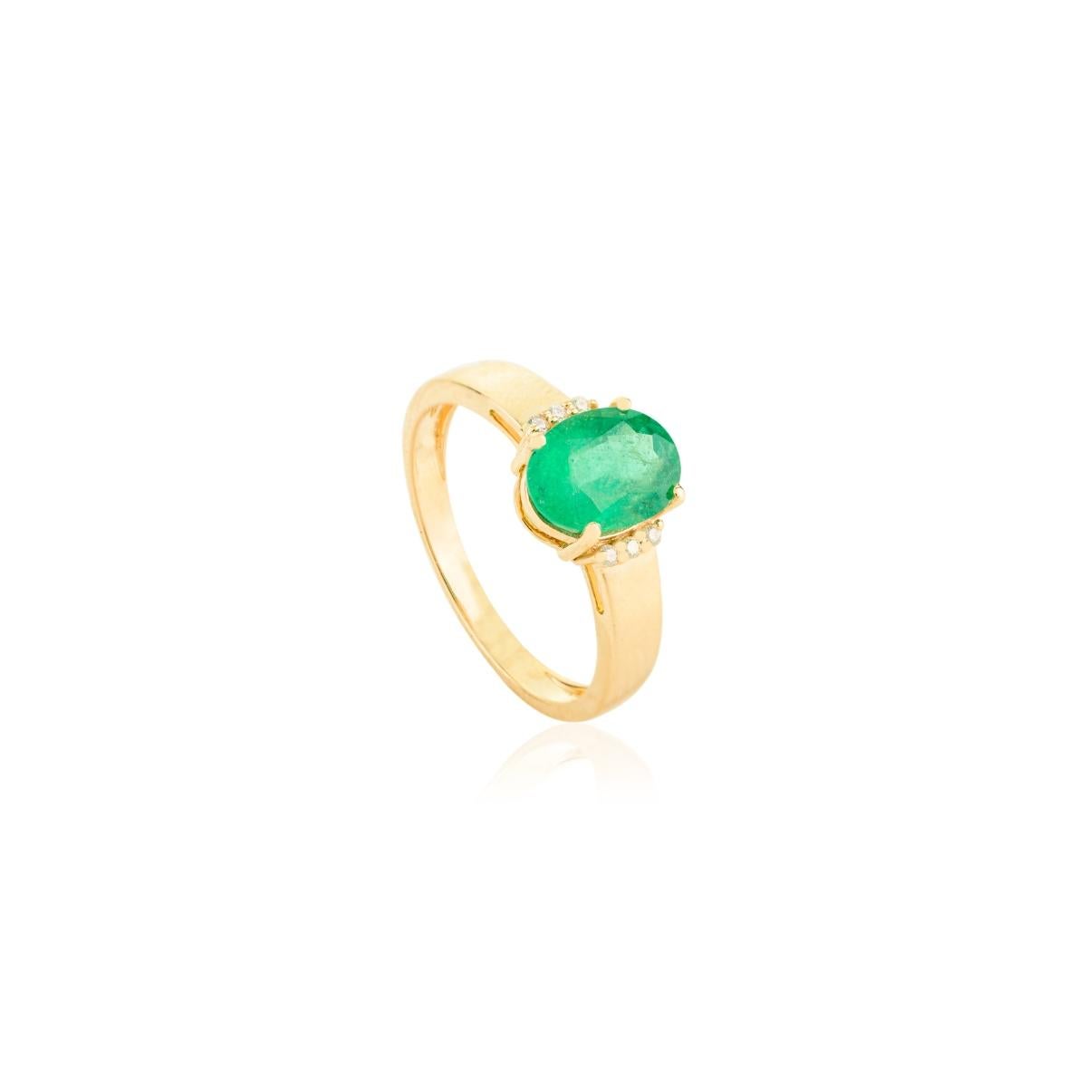 En vente :  Bague solitaire certifiée en or jaune 14k pour mère avec émeraude ovale et diamant 8