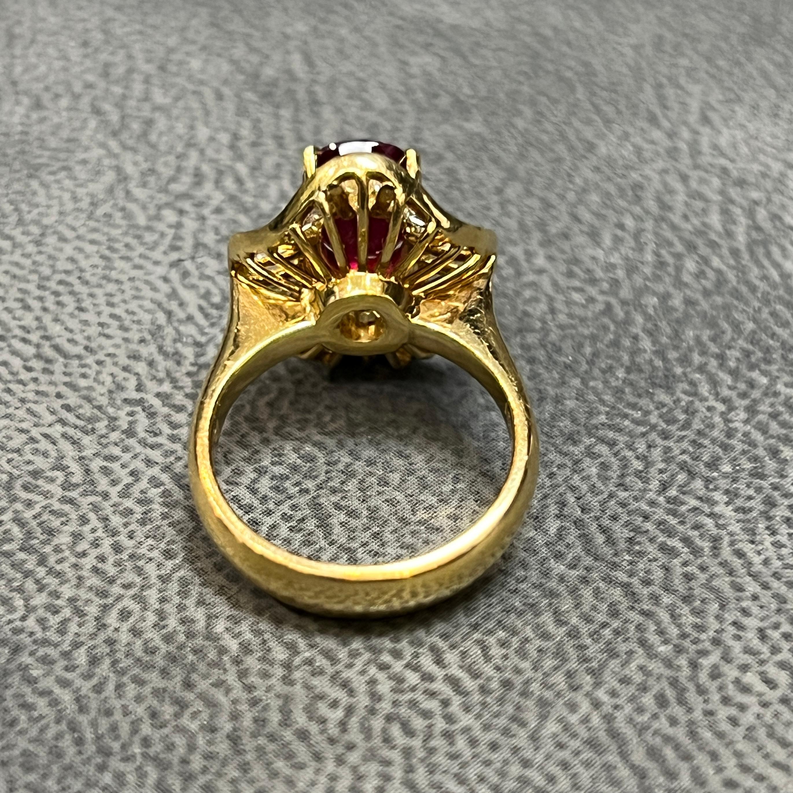 De las mujeres Anillo Bailarina de Rubíes y Diamantes Ovalados Certificados en venta
