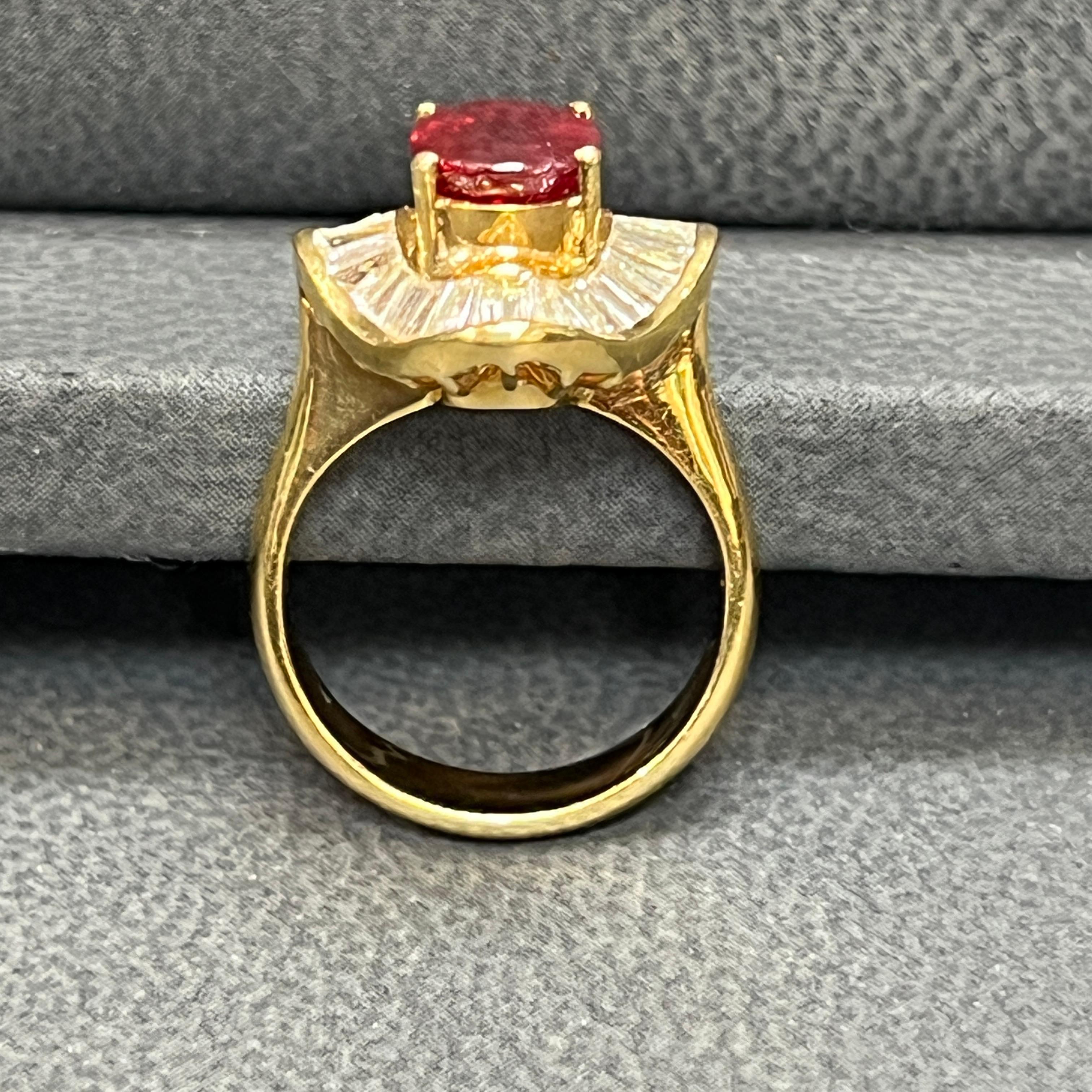 Anillo Bailarina de Rubíes y Diamantes Ovalados Certificados en venta 2