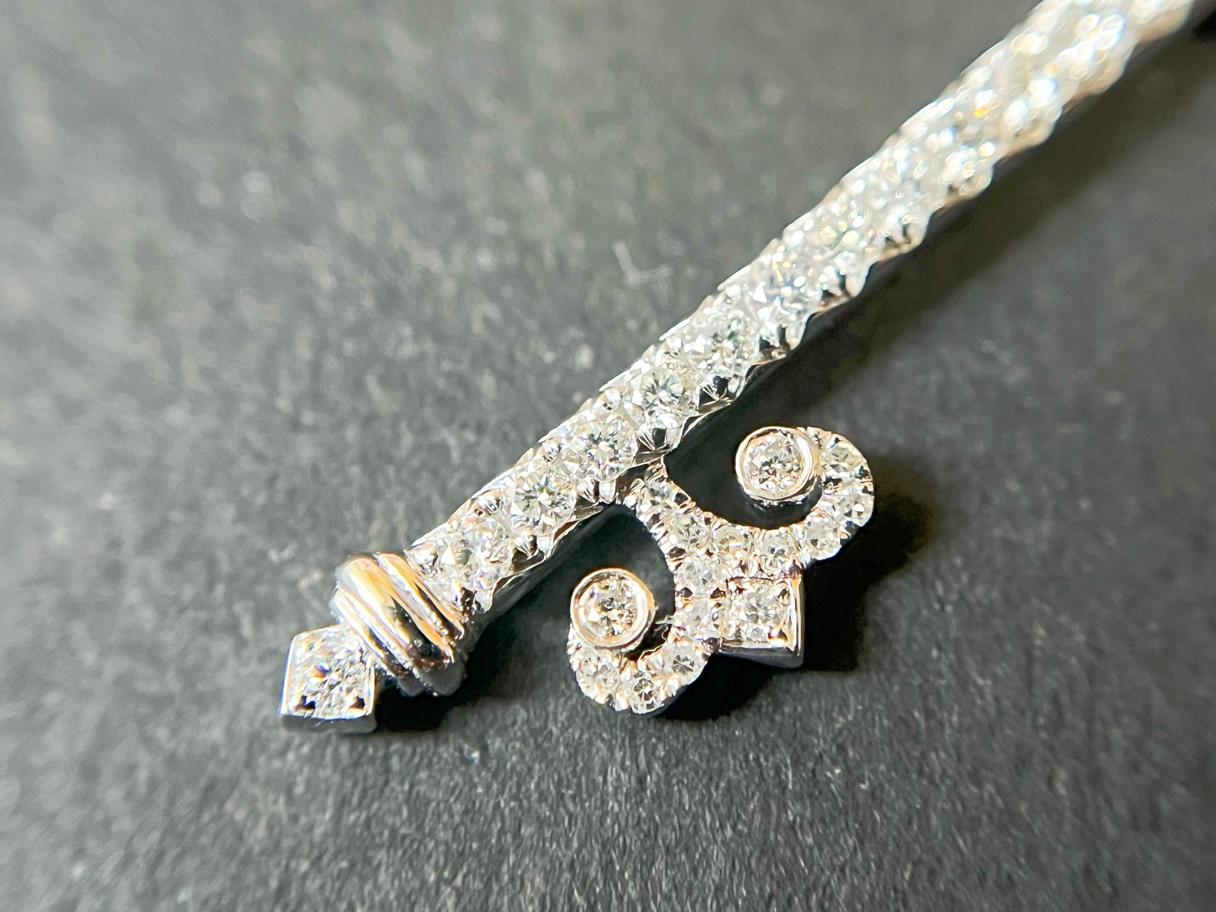 Ciondolo con chiave di diamante e zaffiro Padparadscha certificato in oro bianco 18 carati in vendita 1