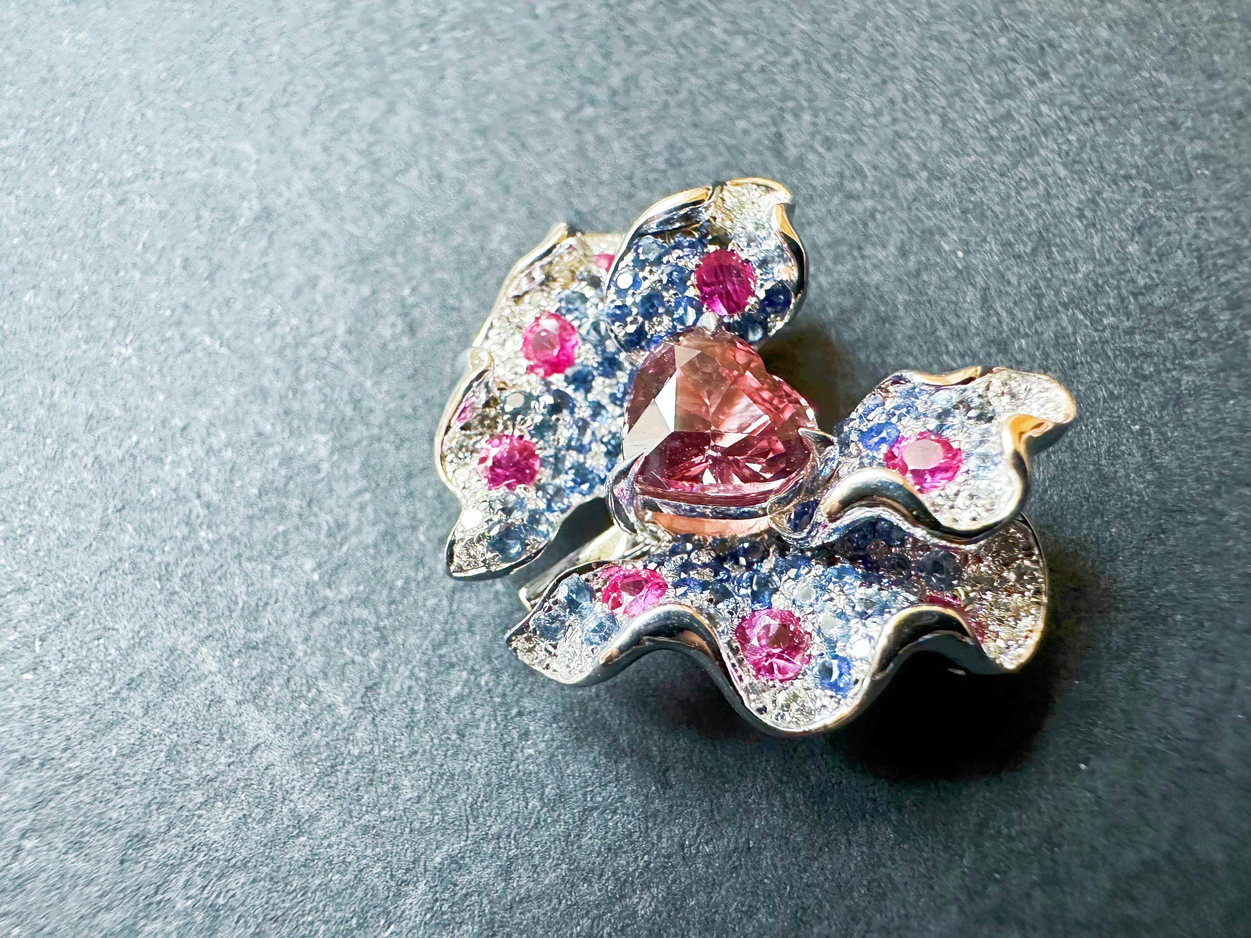 Anello e ciondolo in oro bianco 18 carati con zaffiro padparadscha certificato e farfalla in vendita 6