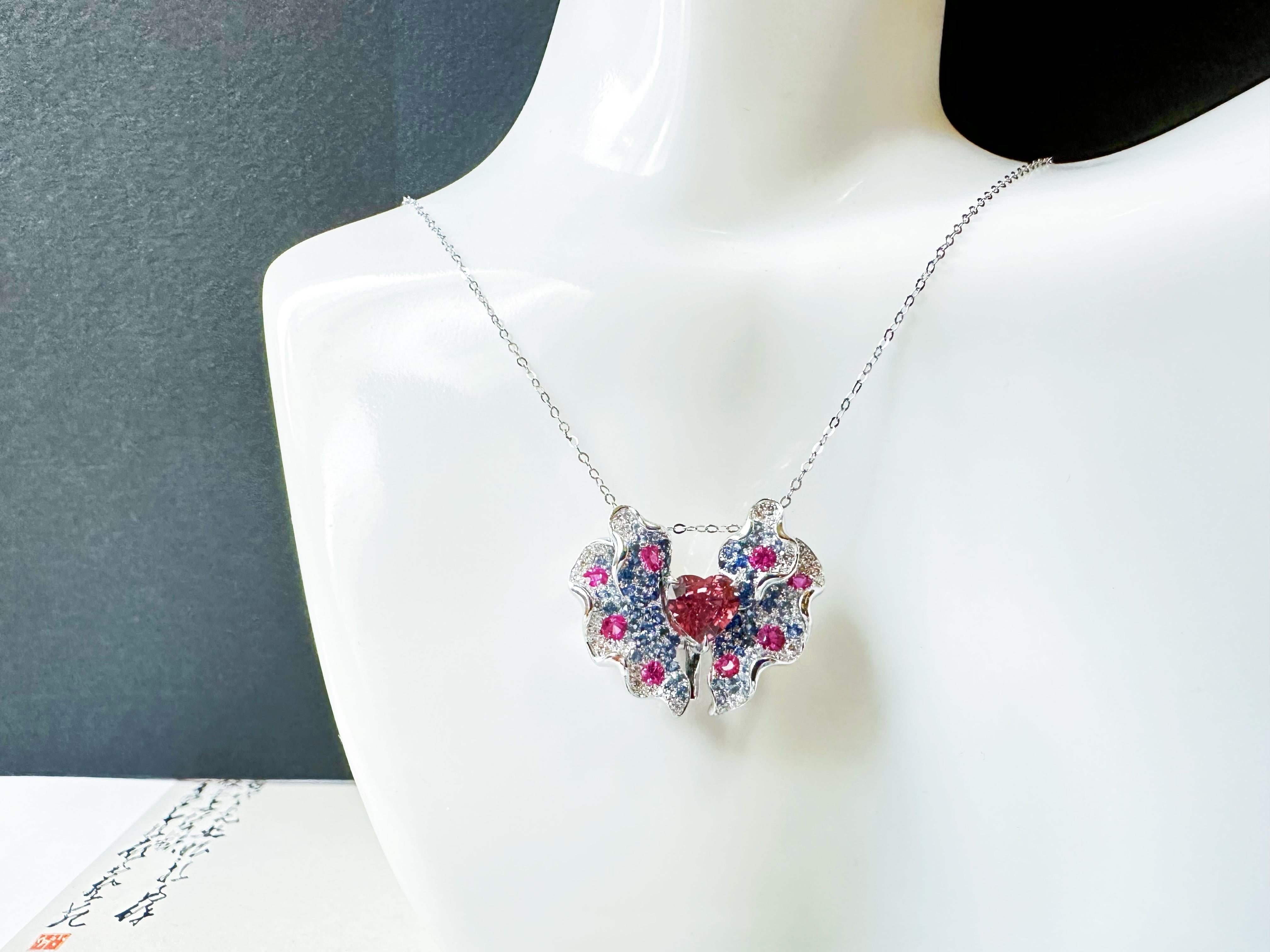 Anello e ciondolo in oro bianco 18 carati con zaffiro padparadscha certificato e farfalla in vendita 11