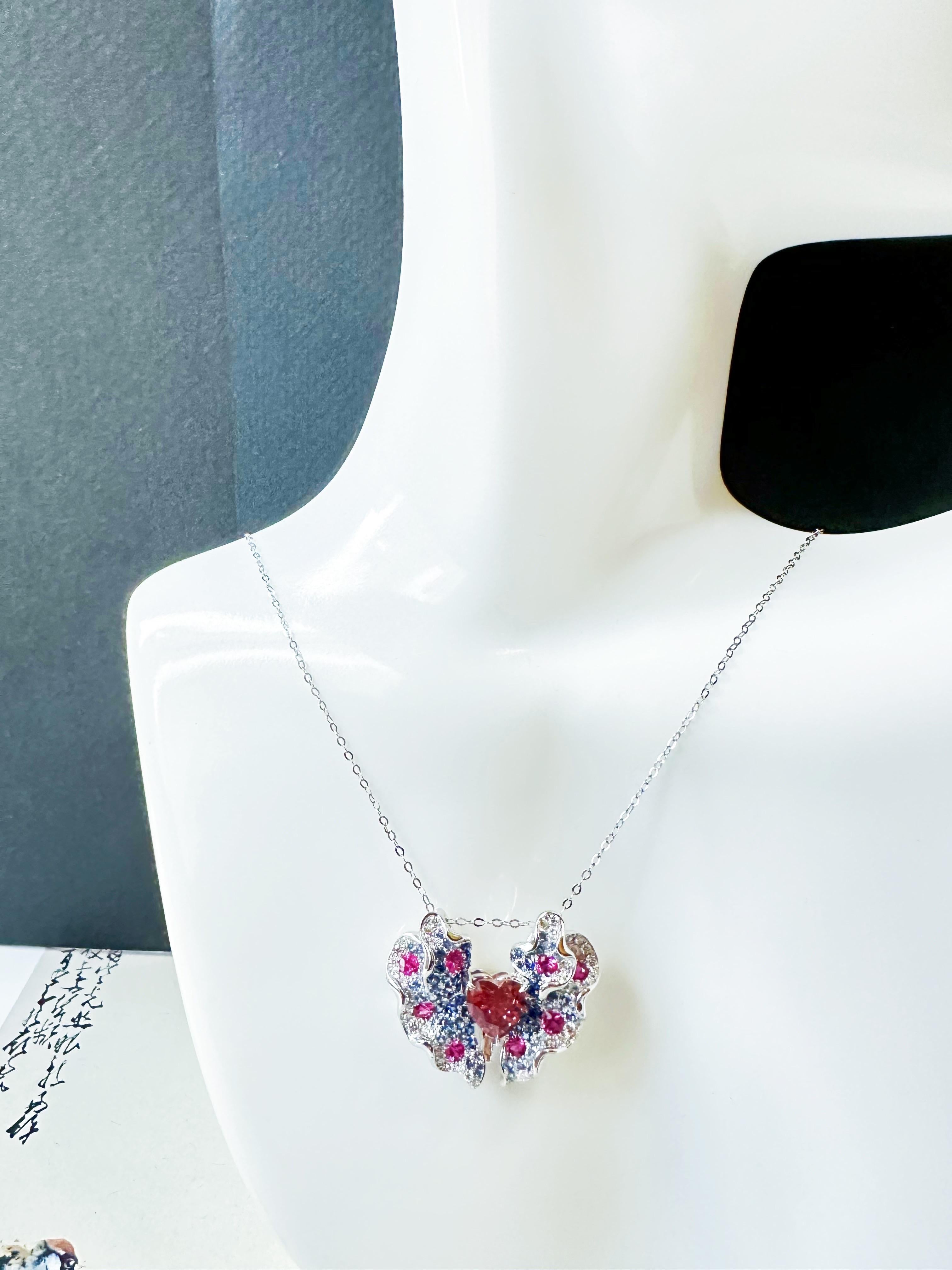 Anello e ciondolo in oro bianco 18 carati con zaffiro padparadscha certificato e farfalla in vendita 12