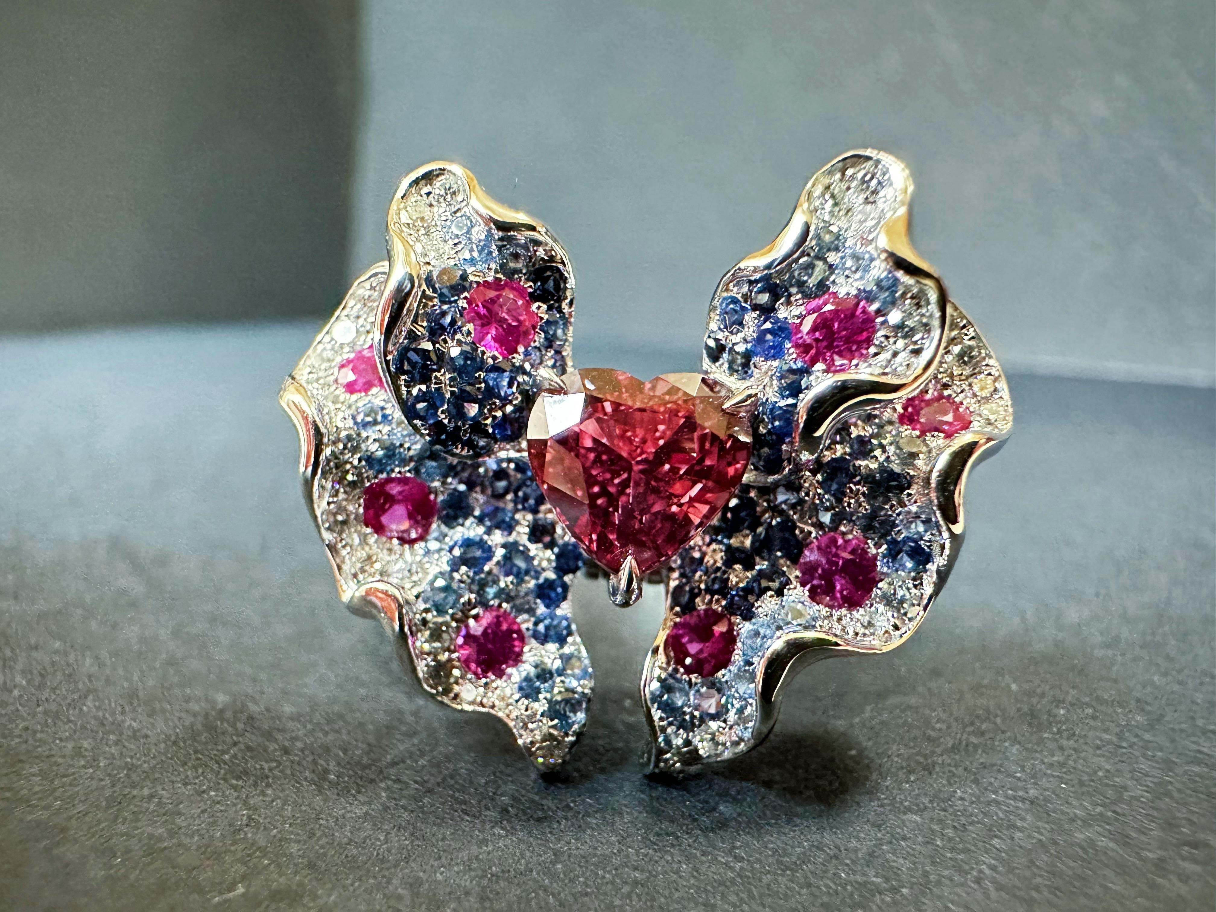 Anello e ciondolo in oro bianco 18 carati con zaffiro padparadscha certificato e farfalla in vendita 2