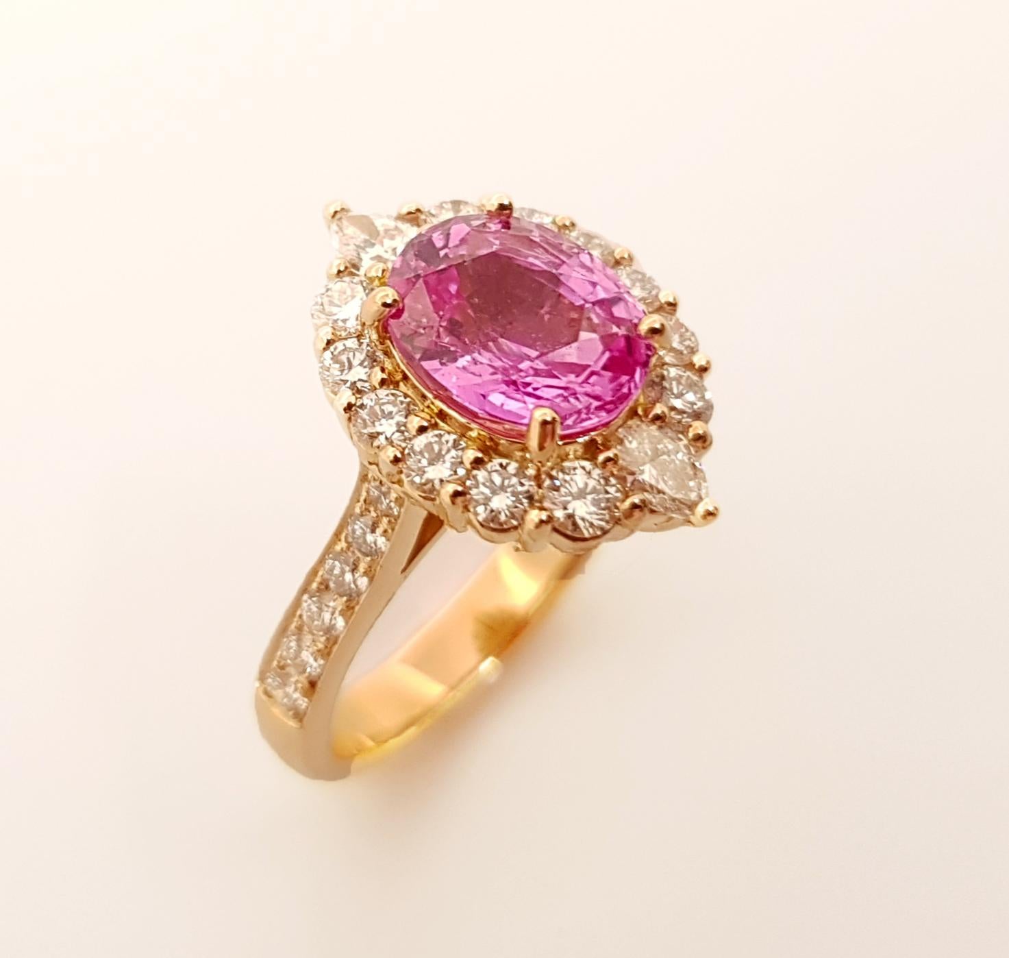 Certified Padparadscha with Diamond Ring Set in 18 Karat Rose Gold Settings For Sale 2