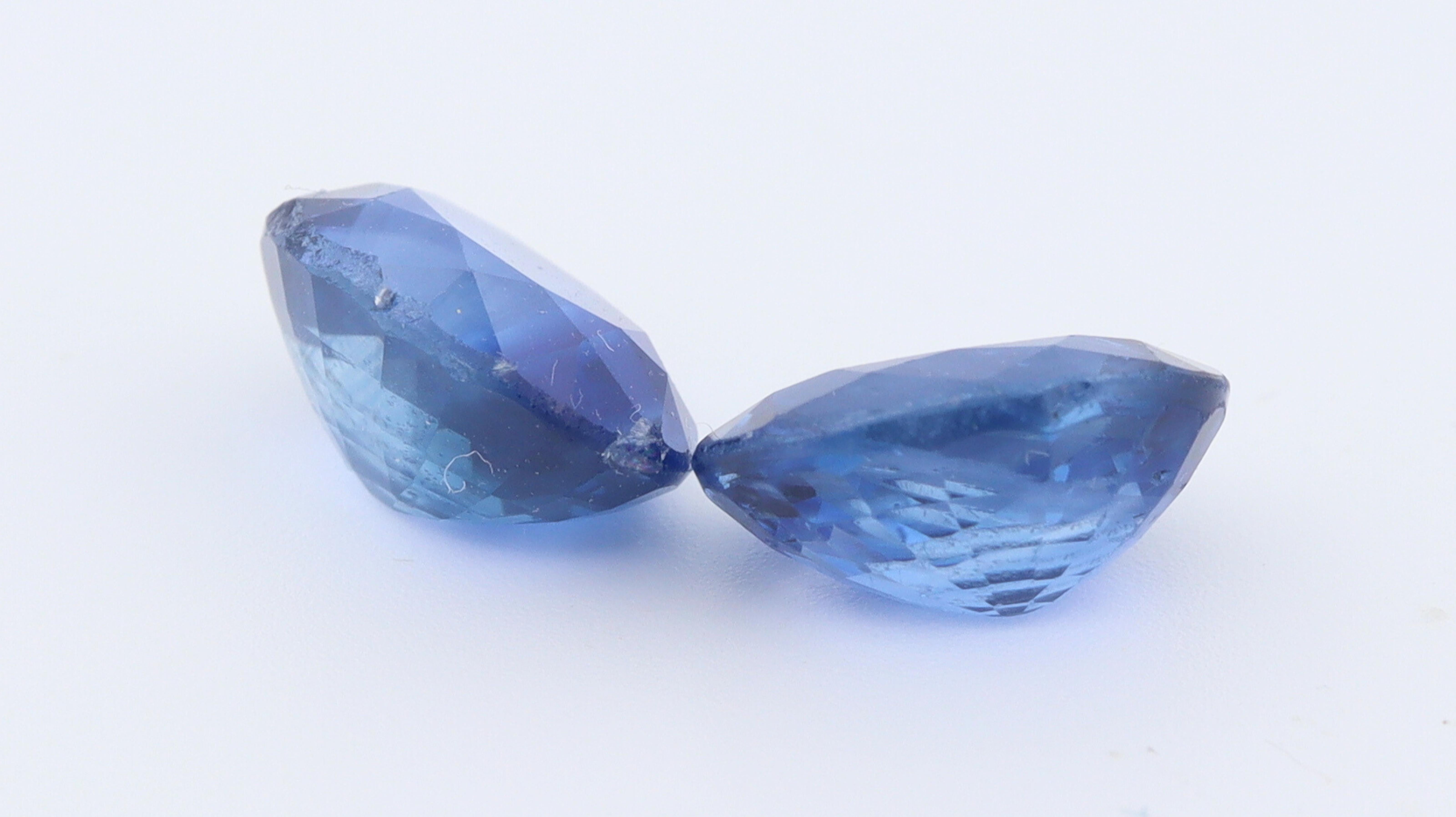 Zertifiziertes Paar ovaler blauer Saphire aus Sri Lanka - 2,82ct für Damen oder Herren im Angebot