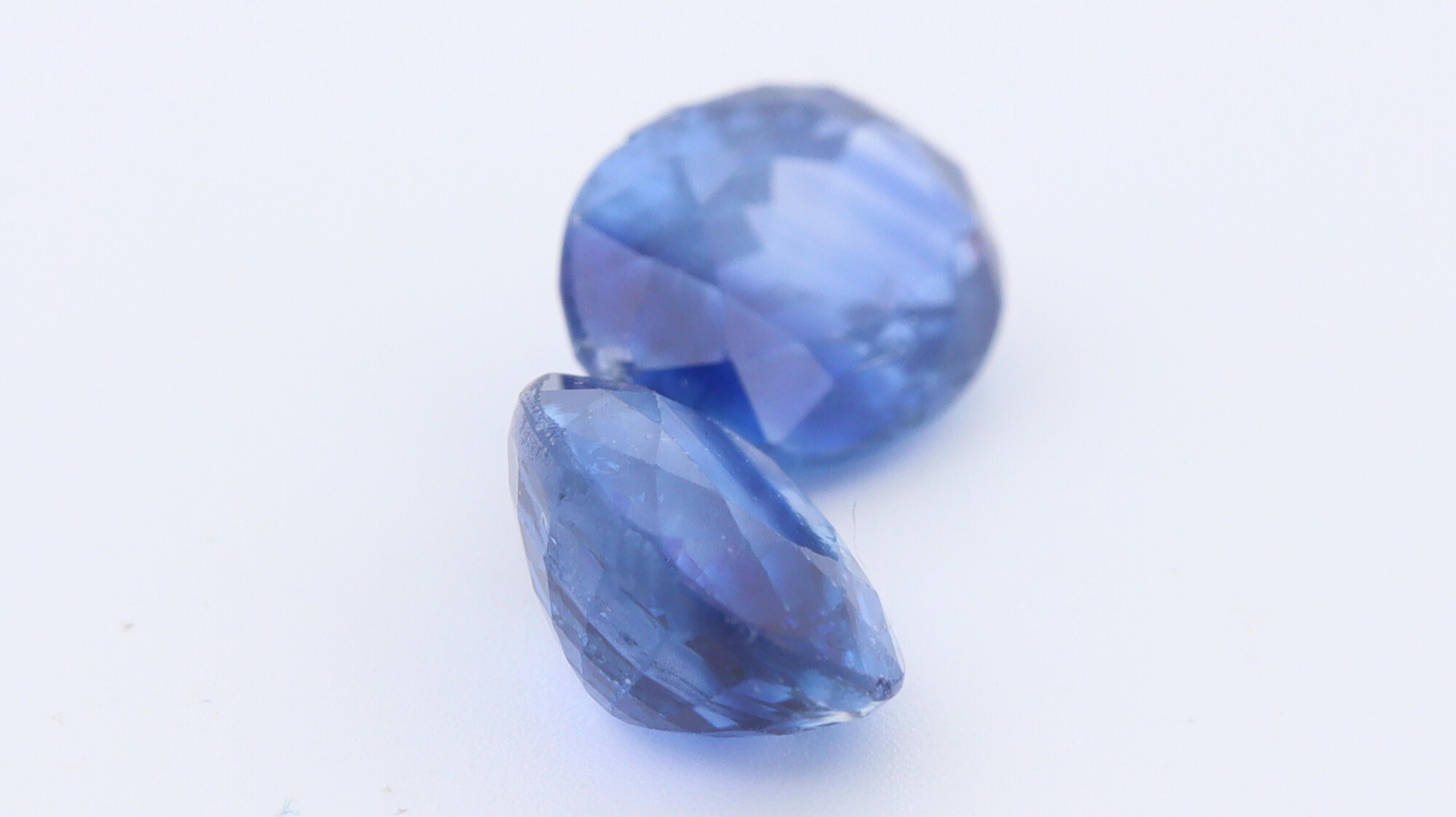 Certified Pair of Oval Blue Sapphires from Sri Lanka - 2.82ct For Sale 3