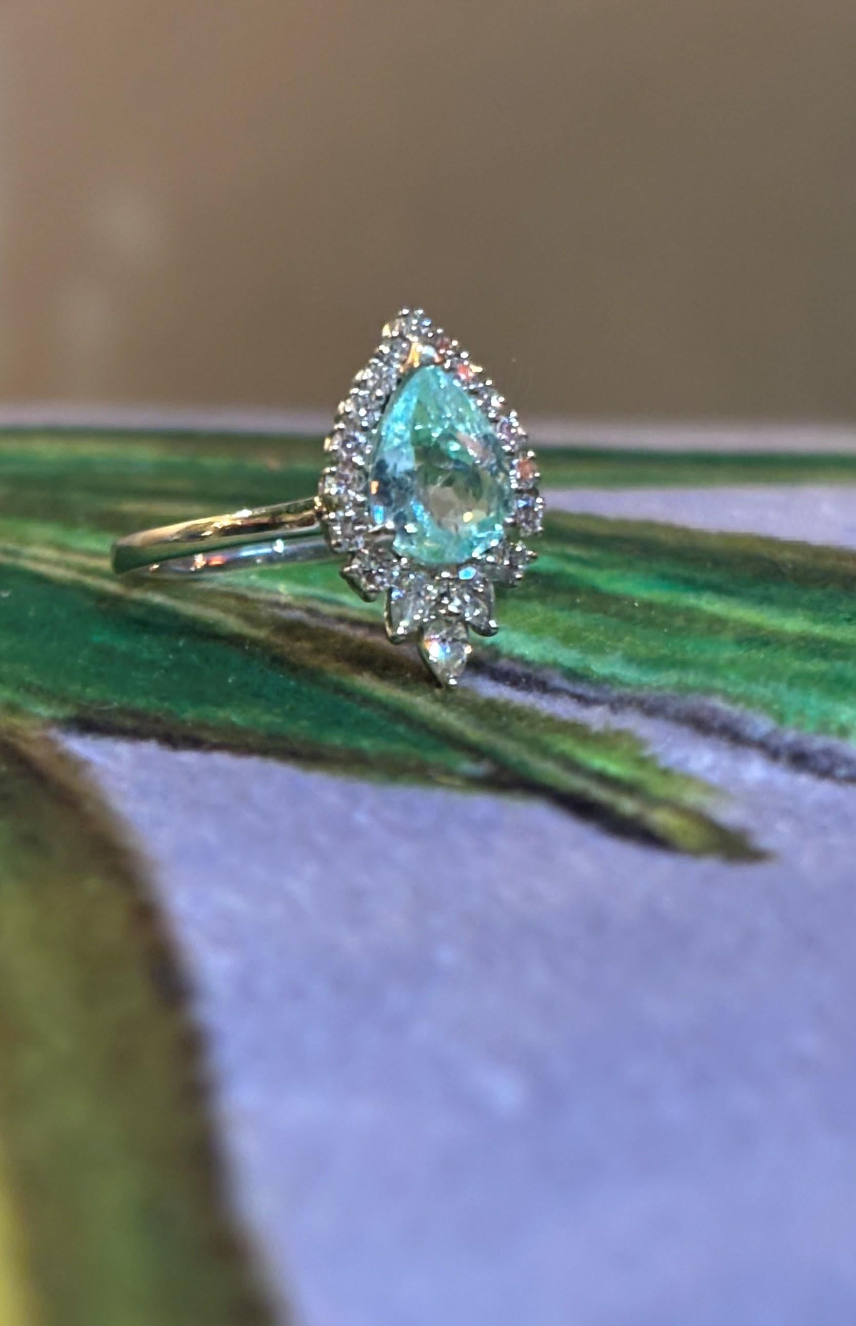 Bague cocktail en or blanc 18 carats avec tourmaline Paraiba et diamants en vente 3
