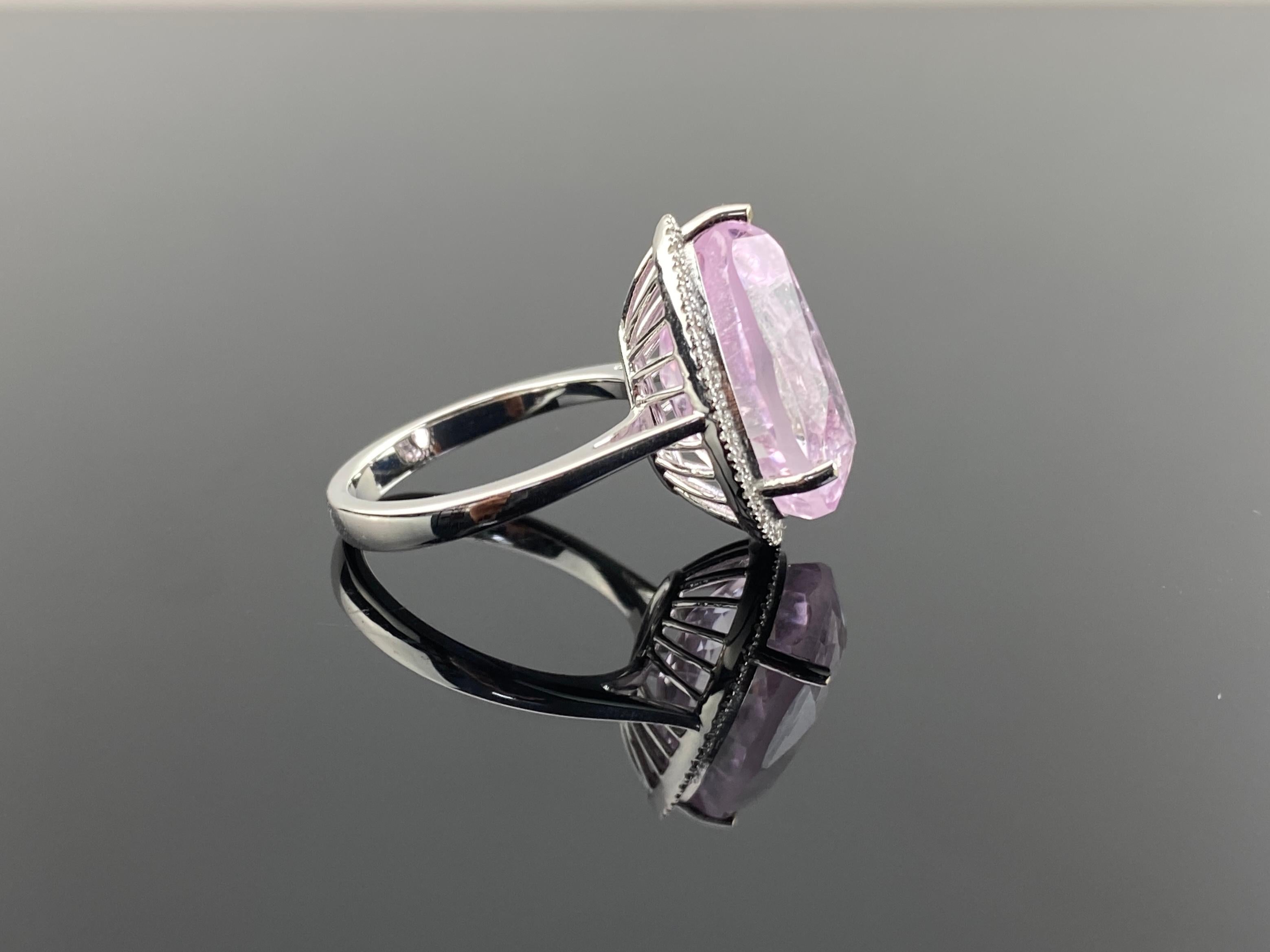 Pear Cut Certified Pear Shape 12.12 Carat Kunzite and Diamond Solitaire Cocktail Ring For Sale