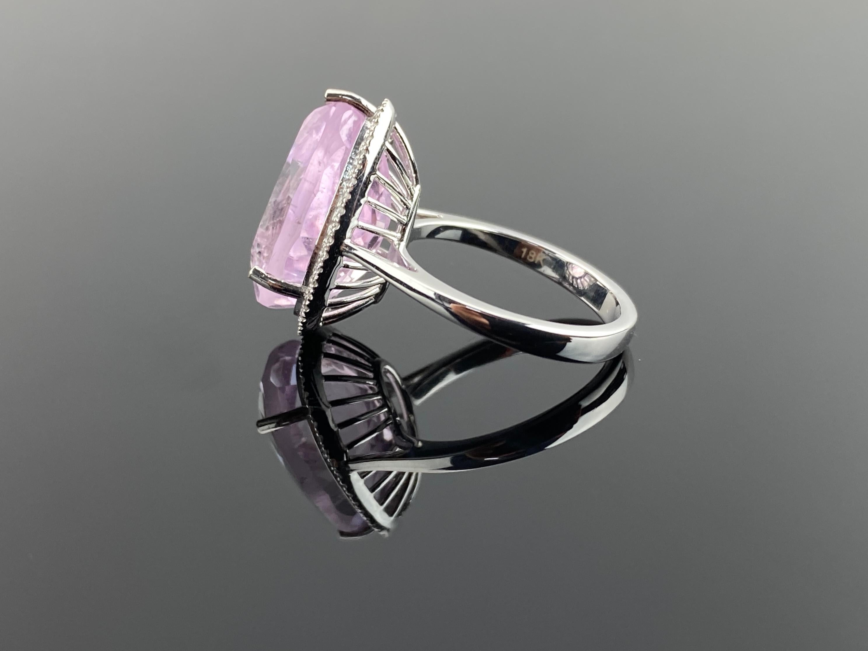 Women's Certified Pear Shape 12.12 Carat Kunzite and Diamond Solitaire Cocktail Ring For Sale