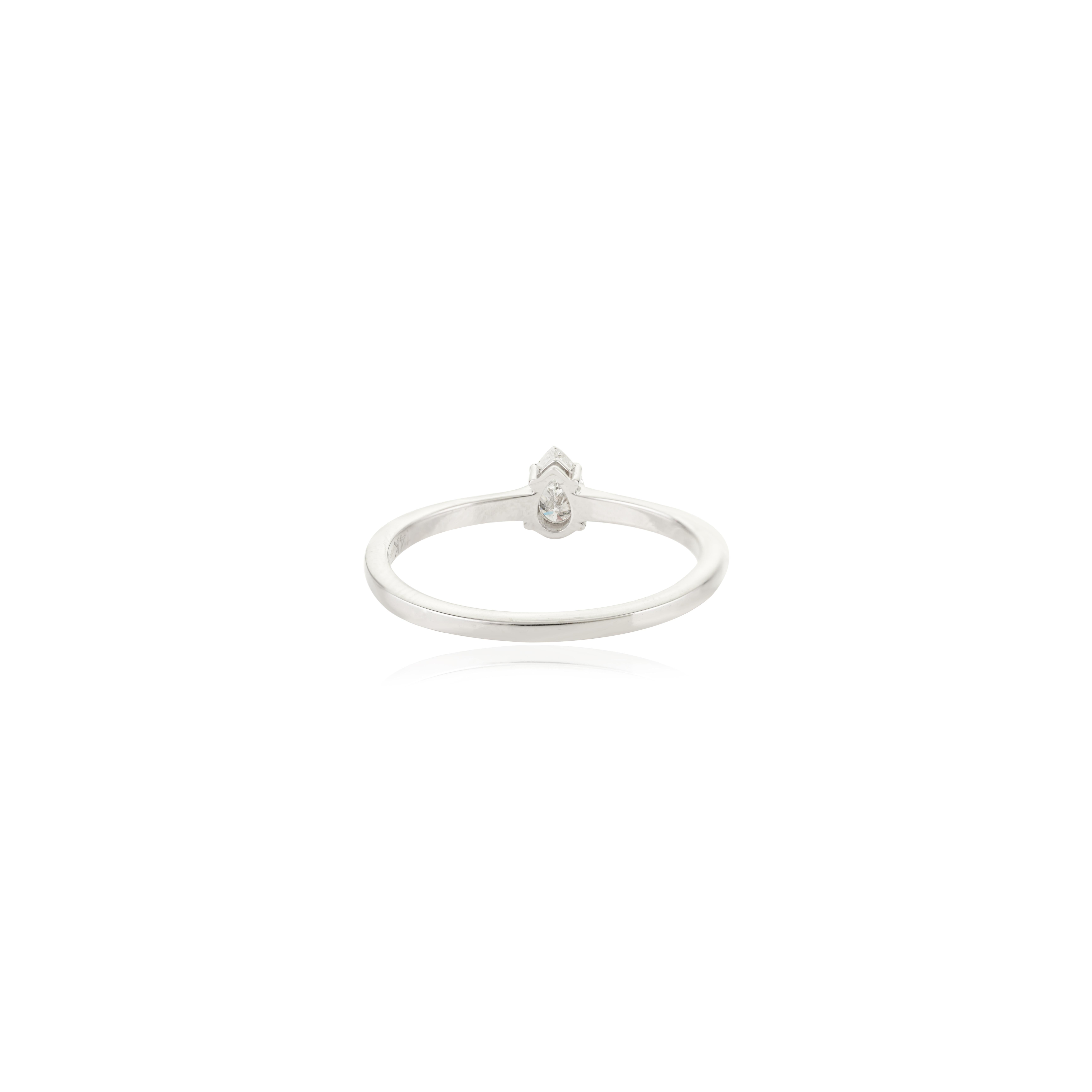En vente :  Bague solitaire en or blanc massif 14kt avec diamant naturel certifié taille poire 5