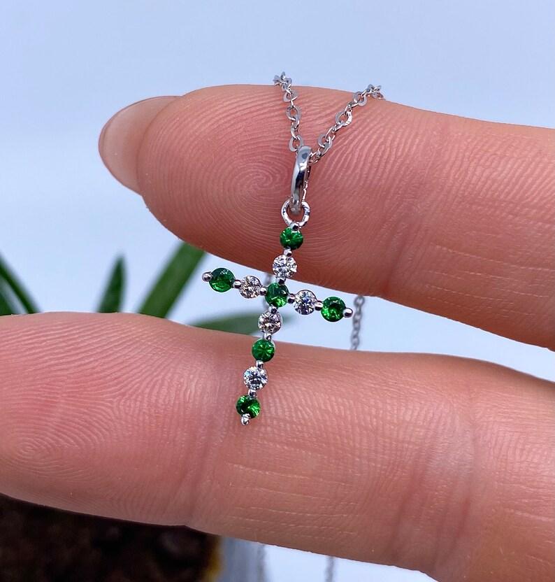 Art Deco Certified Pendant with Natural Tsavorite and Diamonds, 14 Karat White Gold, 585 For Sale