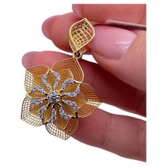 Certified Pendant with Natural VVS Diamonds 31 Pieces, 14 Karat Yellow Gold, 585