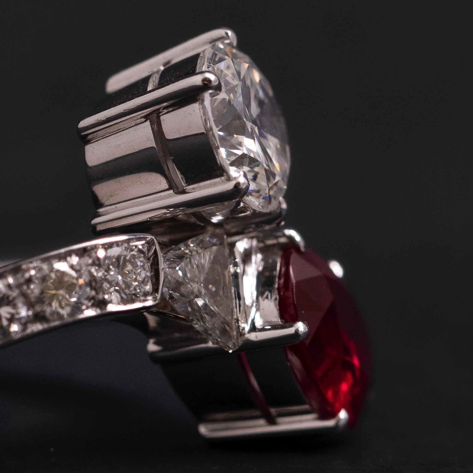 Women's or Men's Certified Pigeon's Blood Burmese Burma Ruby Diamond Toi et Moi Engagement Ring For Sale