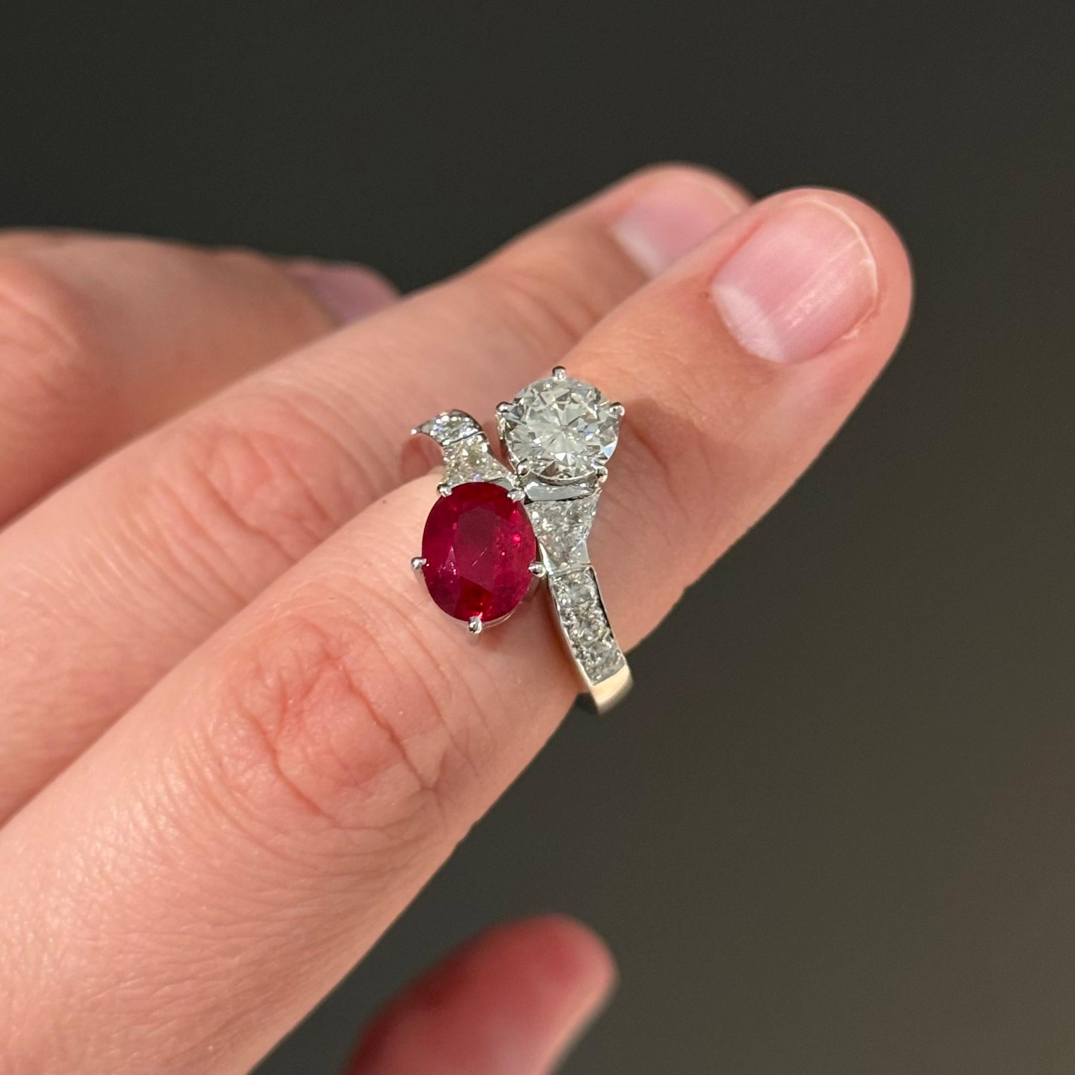 Certified Pigeon's Blood Burmese Burma Ruby Diamond Toi et Moi Engagement Ring For Sale 1