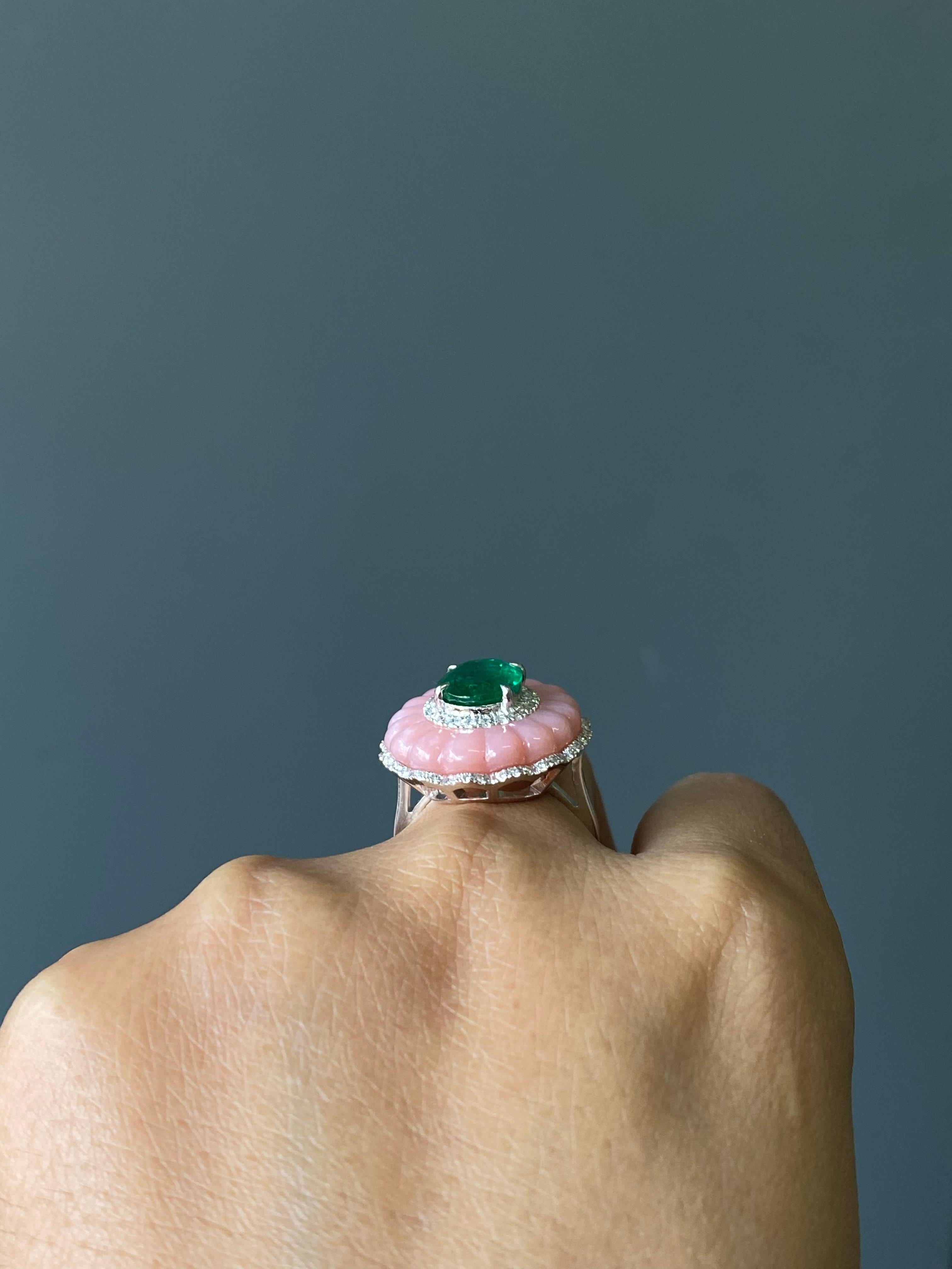 Certified Pink Opal And 7 Carat Colombian Emerald 18K Cocktail Ring For Sale 1