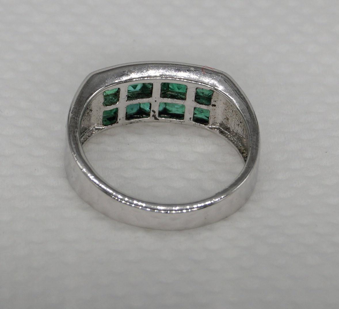 Certified Real Natural AAA Emerald Sterling silver white gold-plated ring In New Condition For Sale In Delhi, DL