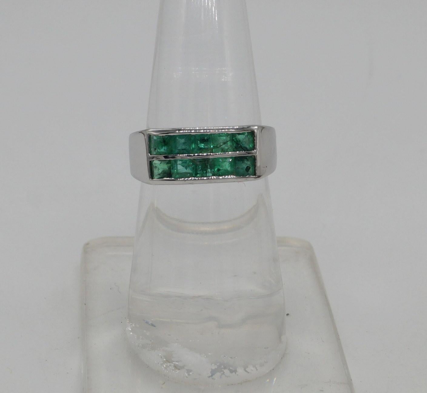 Women's Certified Real Natural AAA Emerald Sterling silver white gold-plated ring For Sale