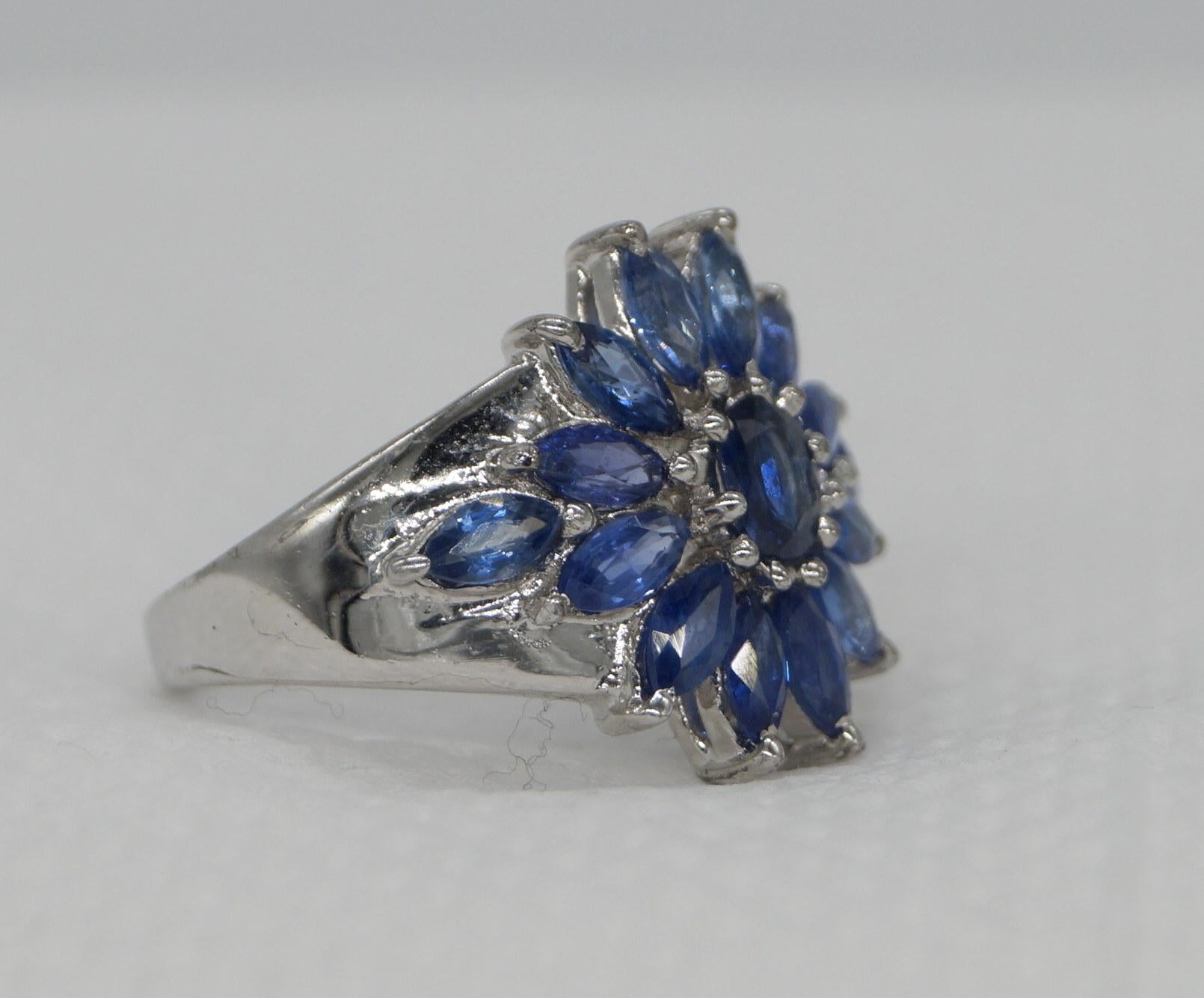 Art Nouveau Certified Real Natural Blue Sapphire Sterling silver white gold-plated ring For Sale