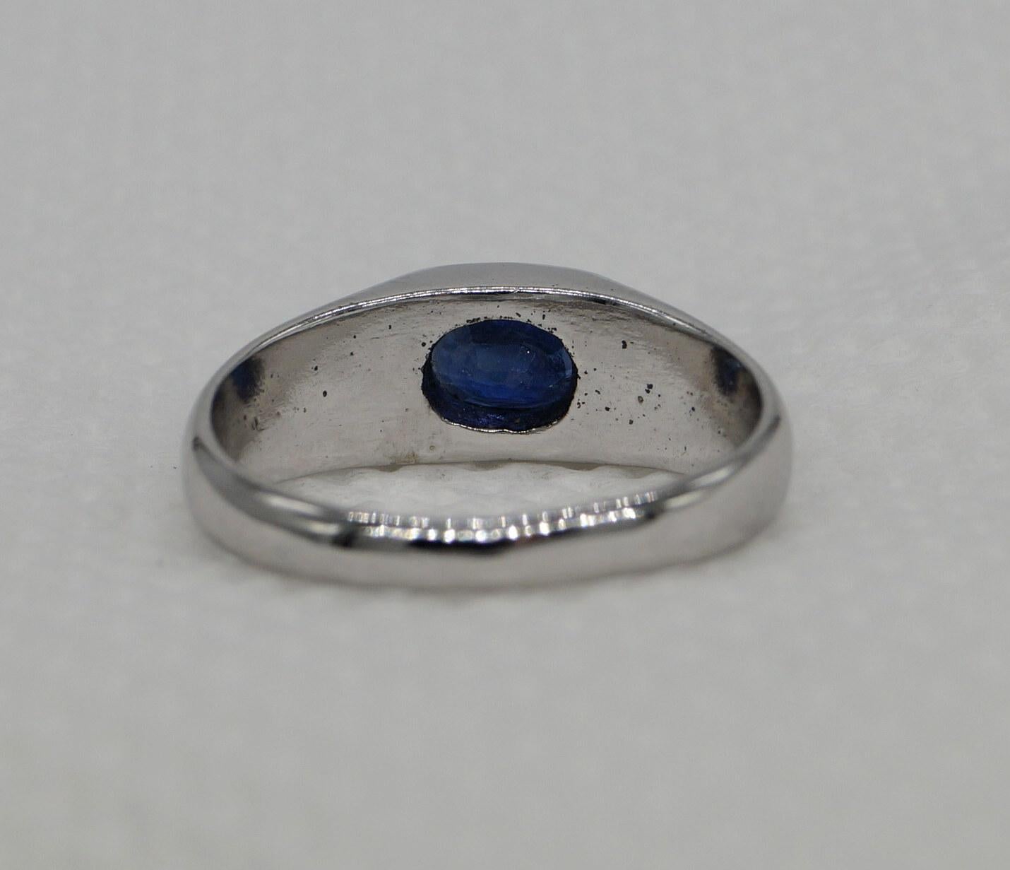 Certified Real Natural Blue Sapphire Sterling silver white gold-plated ring In New Condition For Sale In Delhi, DL