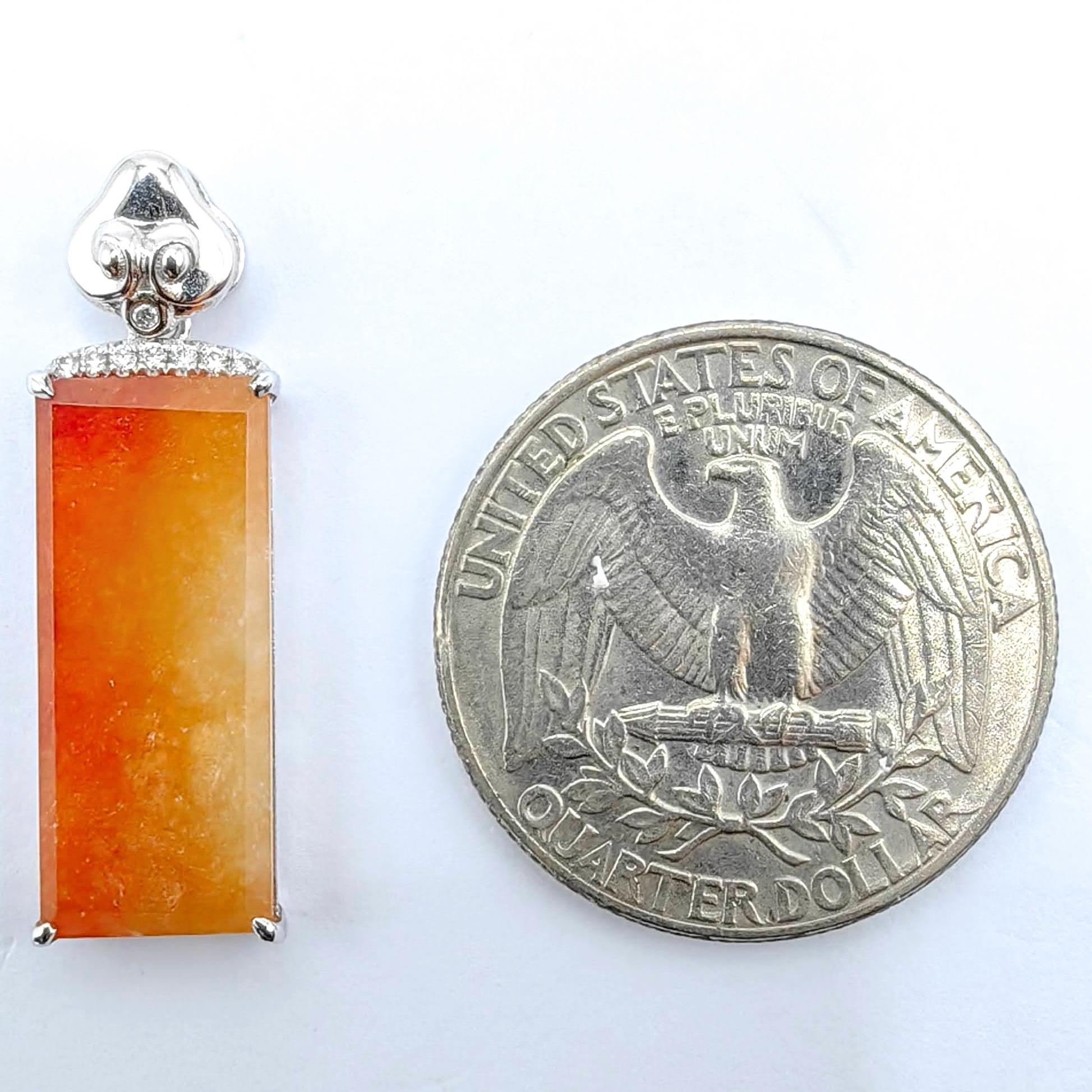 Zertifizierter Peace-Anhänger aus rotem Jadeit mit Diamantbügel in 18 Karat Weißgold im Angebot 1