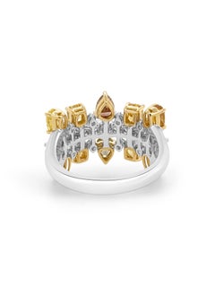 Zertifizierter Ring mit natürlichen Fancy Color Diamanten und weißen Diamanten 18K Gold