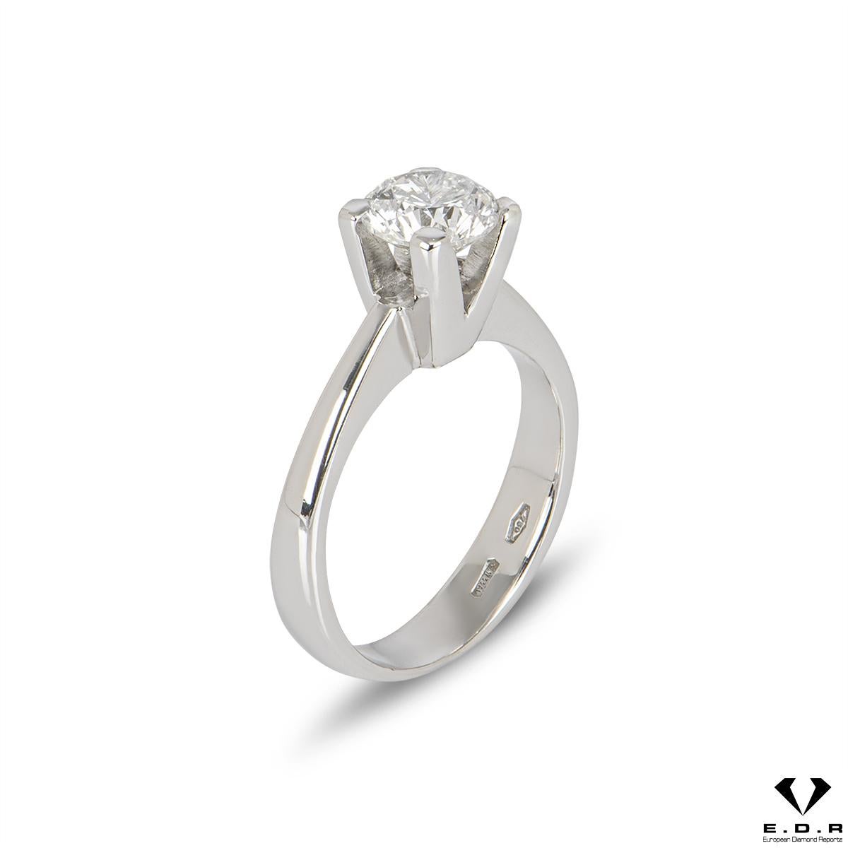 Taille ronde Bague de fiançailles en diamant taille brillant rond certifié 0,91 carat en vente